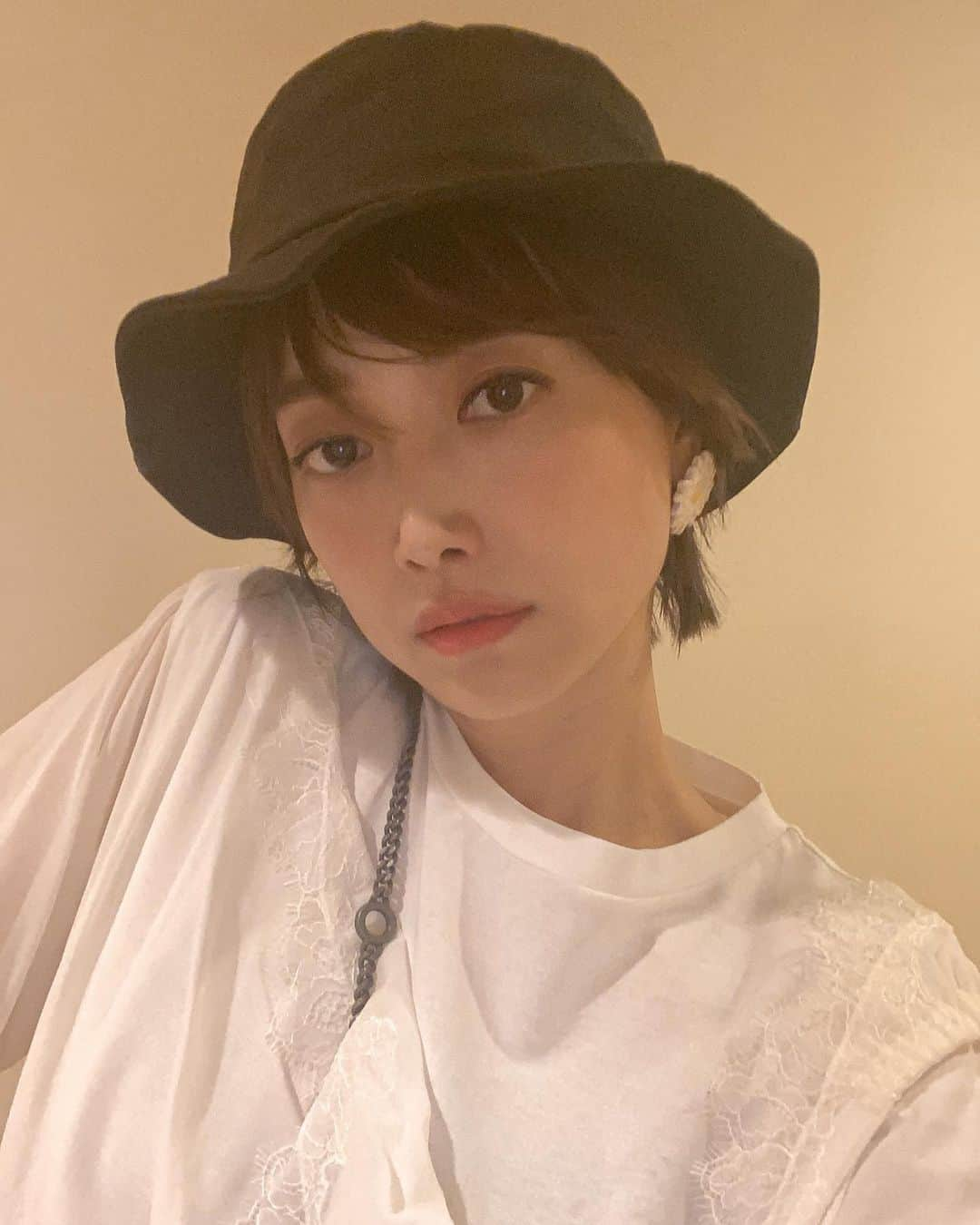 ヨンアさんのインスタグラム写真 - (ヨンアInstagram)「そう！ 髪を切った😍あ、、もう分かってるよね？😂 #shorthair」9月30日 9時52分 - youn1029