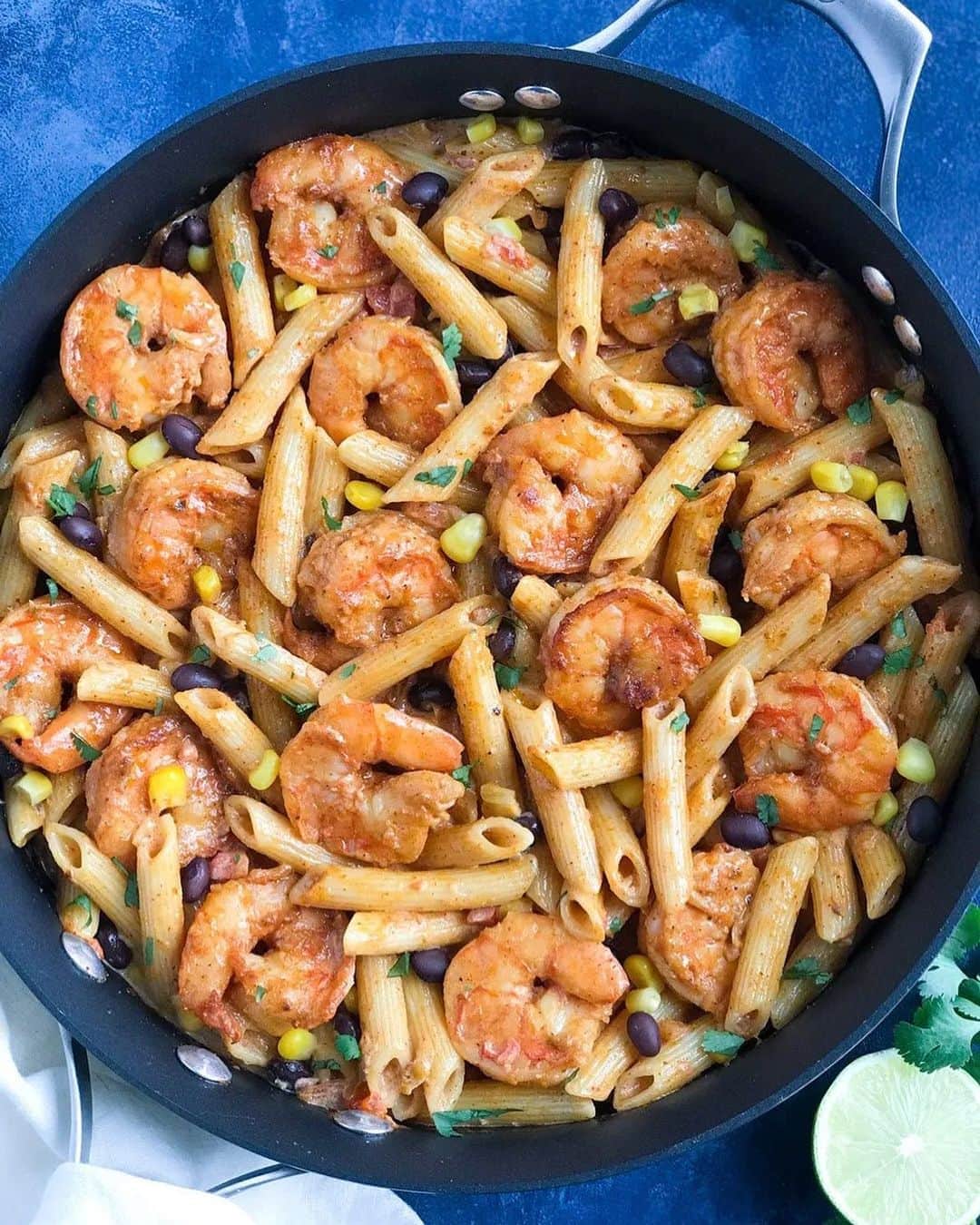 Easy Recipesさんのインスタグラム写真 - (Easy RecipesInstagram)「Nothing better than a delicious pasta dish anytime, any day. And this Creamy Southwest Shrimp Pasta is so delicious and flavorful, you will have to go for seconds.  Full recipe link in my bio.  https://www.cookinwithmima.com/creamy-southwest-shrimp-pasta/」9月30日 10時48分 - cookinwithmima