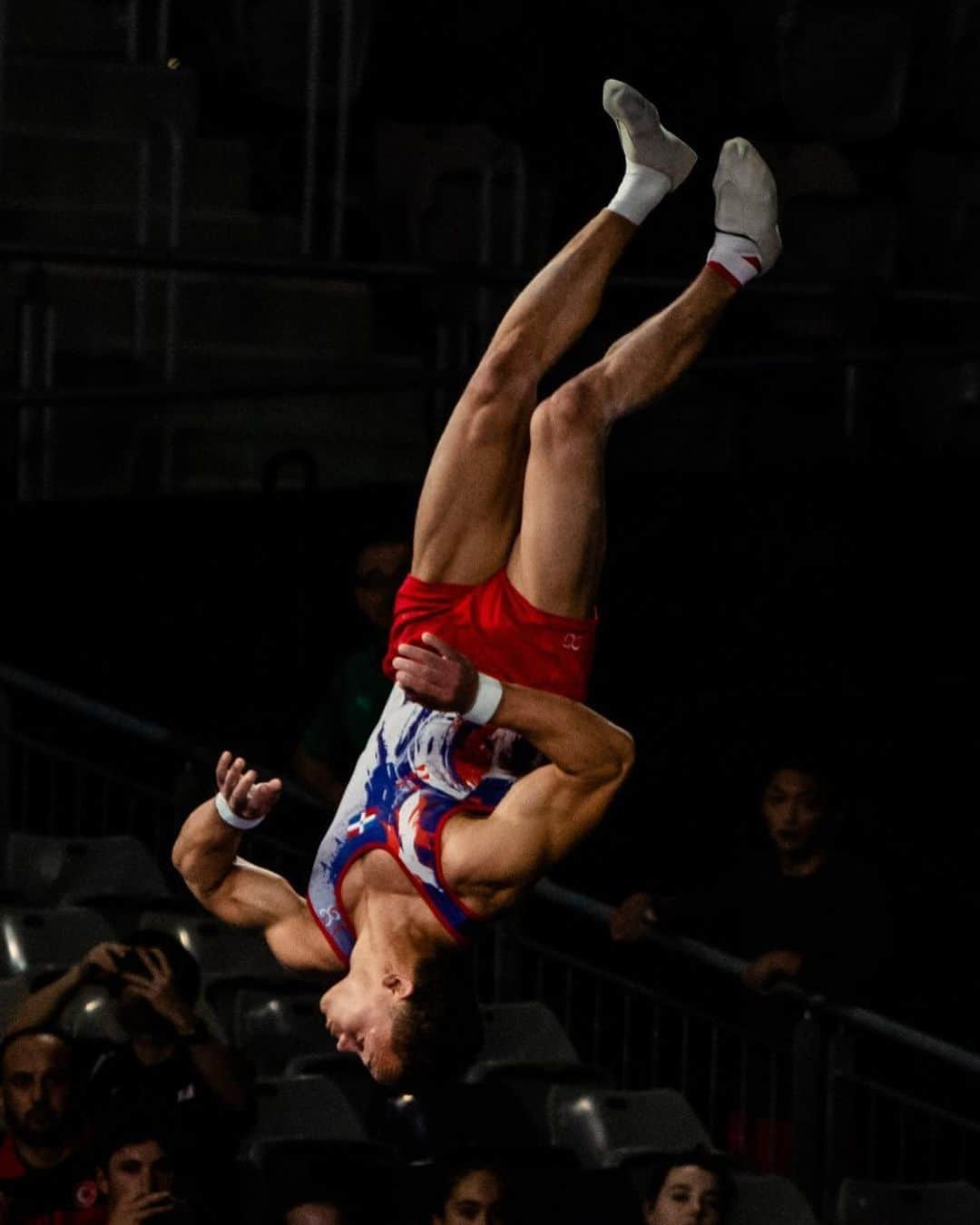 エミリー・チャンさんのインスタグラム写真 - (エミリー・チャンInstagram)「More snapshots from Melbourne WC 📸 Yahor Sharamkou 🇧🇾 @colinedevillard 🇫🇷 @ninreyesoficial 🇩🇴   #melbourne #worldcup #gymnastics #sportsphotography #sports  #belarus #france #australia #dominicanrepublic #vault #floor」9月30日 10時58分 - flipflytumble