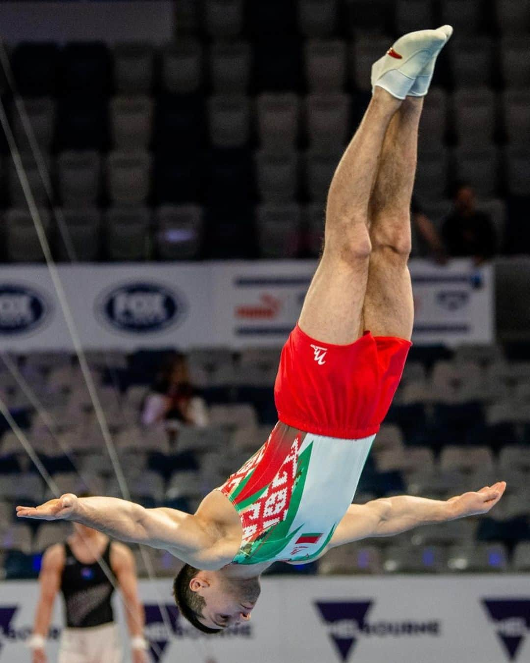 エミリー・チャンのインスタグラム：「More snapshots from Melbourne WC 📸 Yahor Sharamkou 🇧🇾 @colinedevillard 🇫🇷 @ninreyesoficial 🇩🇴   #melbourne #worldcup #gymnastics #sportsphotography #sports  #belarus #france #australia #dominicanrepublic #vault #floor」