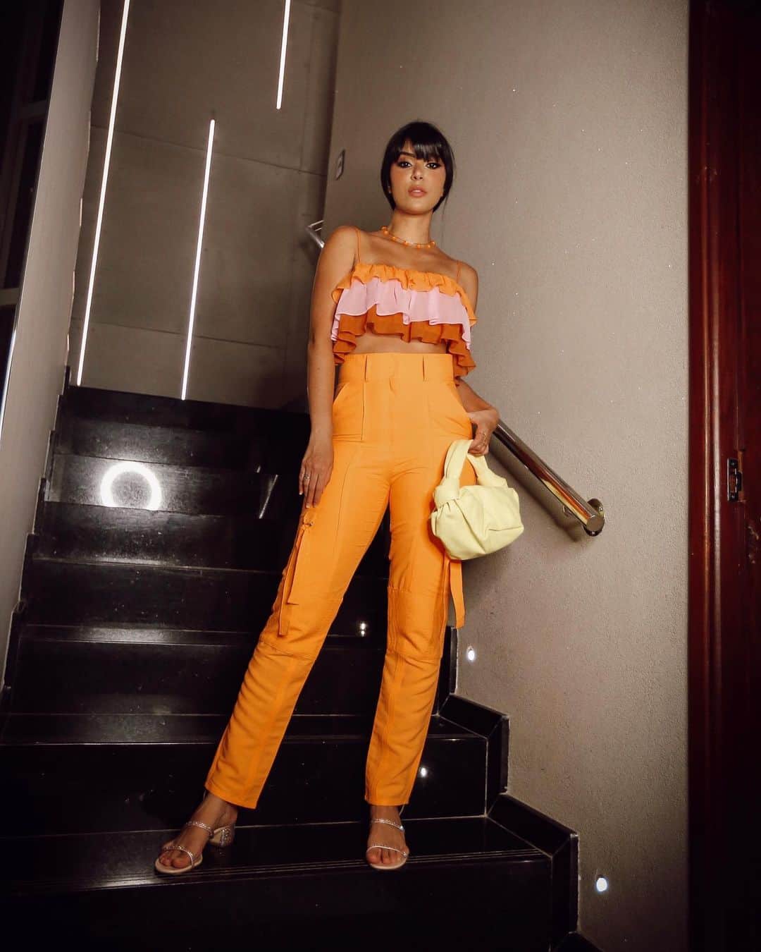 Gabriela Salesのインスタグラム：「Ela dá os closes delah kkkk. Com look de hoje da @officialopen , minha parceirinha que eu estou mais apaixonada na vida!!! Juro! Só looks perfeitosssss! Corre que mostrei mais nos stories ❤️❤️❤️」