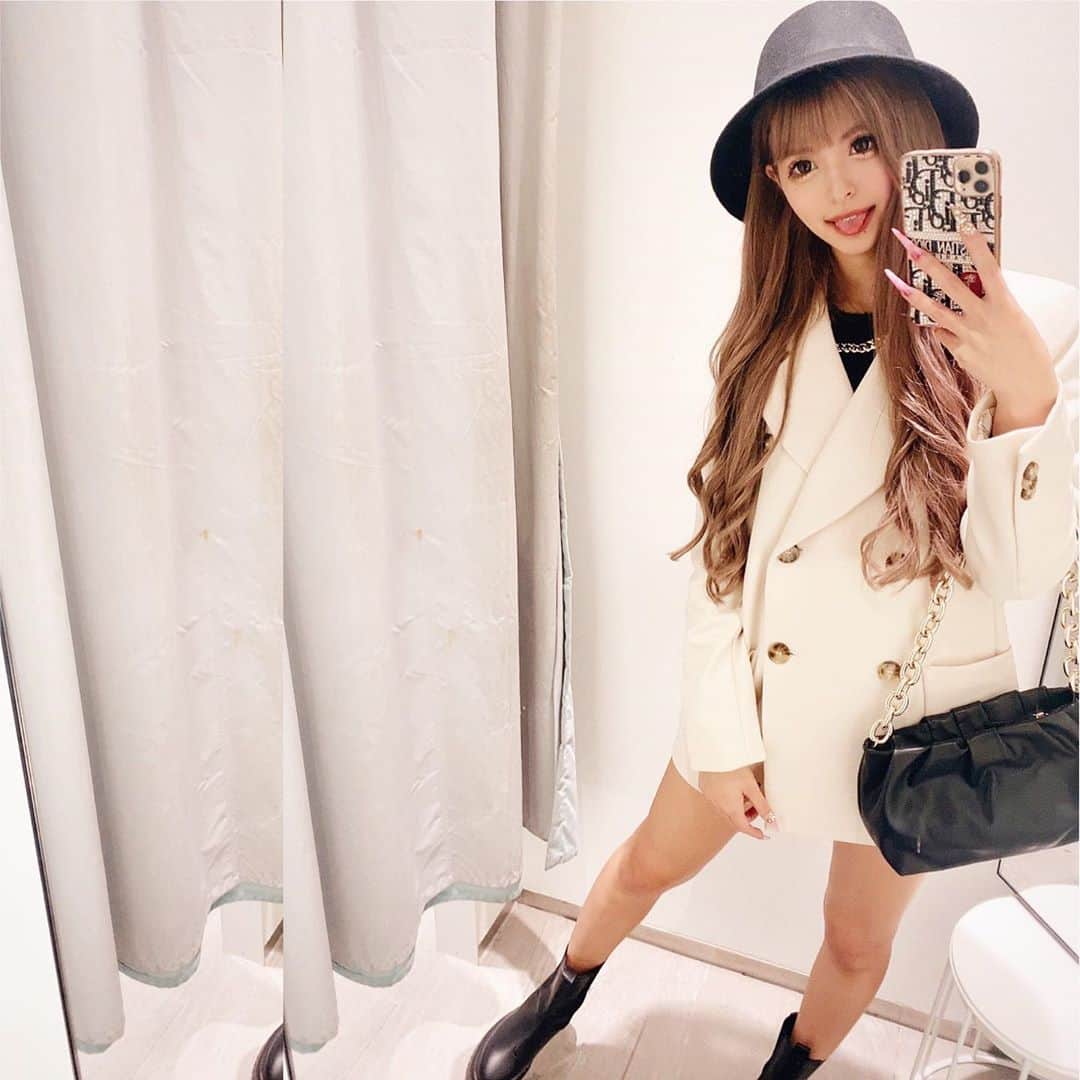 アンジェリカのインスタグラム：「❤︎  nutsチャンネルで紹介された♥ プチプラコーデ🧡🧡  今回のアンジェが選んだコーデテーマは ブランドのレセプションパーティコーデー！(笑)😹✨  プチプラでもたか見えコーデが組めちゃうからおすすめ！  詳細がnutsチャンネルで紹介されてるから みてきてね〜😊☝️  ❤︎  #nuts #ジャケットコーデ #プチプラコーデ」