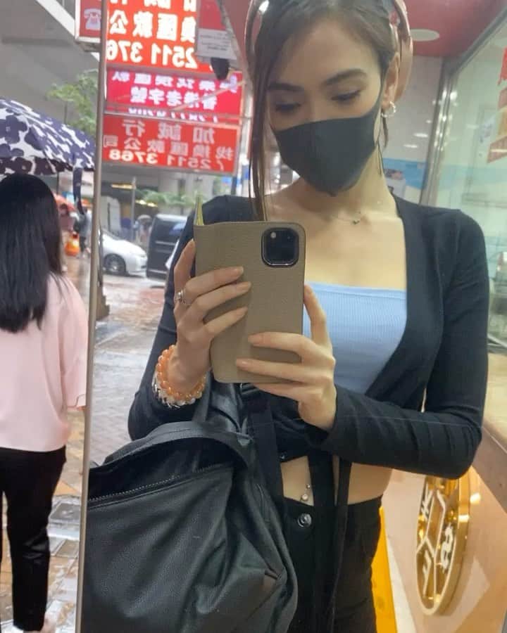 ダンシーシャノン美沙のインスタグラム：「☔️  #rodanandfieldsconsultant #japan #hongkong #tokyo #beautyadvisor #workfromhome #yoga #yogagirl #yogini  #ロダンアンドフィールズ  #ノマドワーカー #リモートワーク #美容好きな人と繋がりたい #ヨガ好きな人と繋がりたい #zoomでお仕事 #美容オタク #ヨガ #ootd」