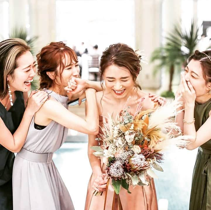 TAKE and GIVE NEEDS(T&G公式) さんのインスタグラム写真 - (TAKE and GIVE NEEDS(T&G公式) Instagram)「・ 【#weddingphotos 】 ・ フリータイムをご友人とひたすらに✨ ・ 会場👉 @arverir_geihinkan_ohmiya ・ 【#tg花嫁】 ↑タグ付けしてフォロー&投稿お願いします☺︎ ・ repost by @tg_ph.ando  ＝＝＝＝＝＝＝＝＝＝＝＝＝＝＝＝＝＝＝＝＝＝＝＝＝ 結婚式準備に役立つ情報や会場イベントなどウェディングに関する様々な情報は、公式twitterでお届けしているのでこちらもフォローお願いします！ プロフィール欄のURLをクリック👆 ＝＝＝＝＝＝＝＝＝＝＝＝＝＝＝＝＝＝＝＝＝＝＝＝＝」9月30日 12時08分 - takeandgiveneeds_official