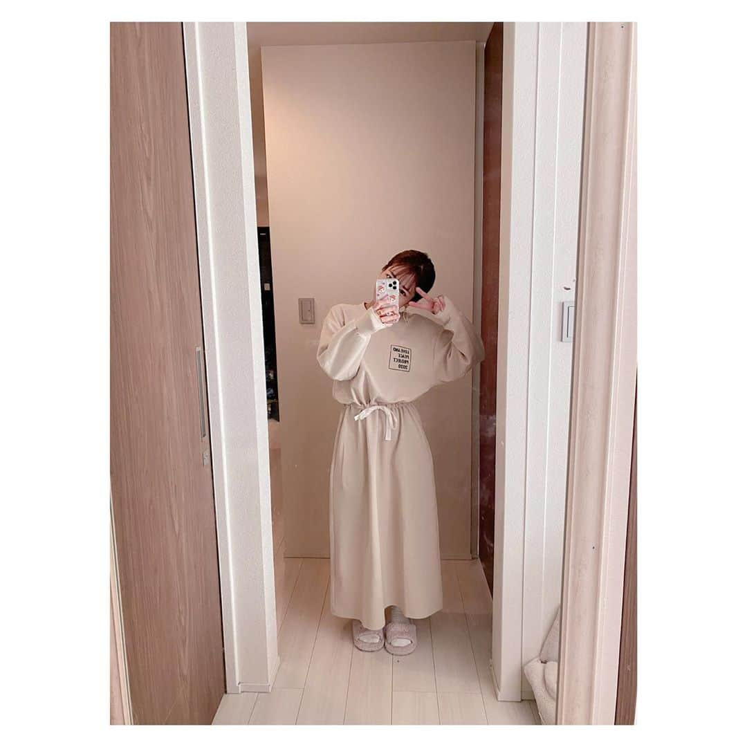 辻希美さんのインスタグラム写真 - (辻希美Instagram)「今日の私の私服と髪型♡  #私服 #髪型 #このヘアアクセ #可愛い #楽ちん #簡単 #セットした感 #最高 #ハマった #ワンピース　は #愛ちゃん　が作ったやつ #可愛すぎる #❤️」9月30日 12時17分 - tsujinozomi_official