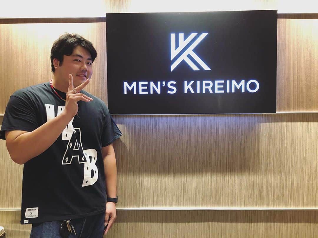 近藤廉のインスタグラム：「MEN'S KIREIMO 行ってきました！ 月に1回の楽しみになっていて、もうね、赤ちゃんみたいにスベスベになってきました笑笑 さいっこうの気分です☺️✨  #MENSKIREIMO #メンズキレイモ　#MENSKIREIMO_PR #脱毛　#美容」