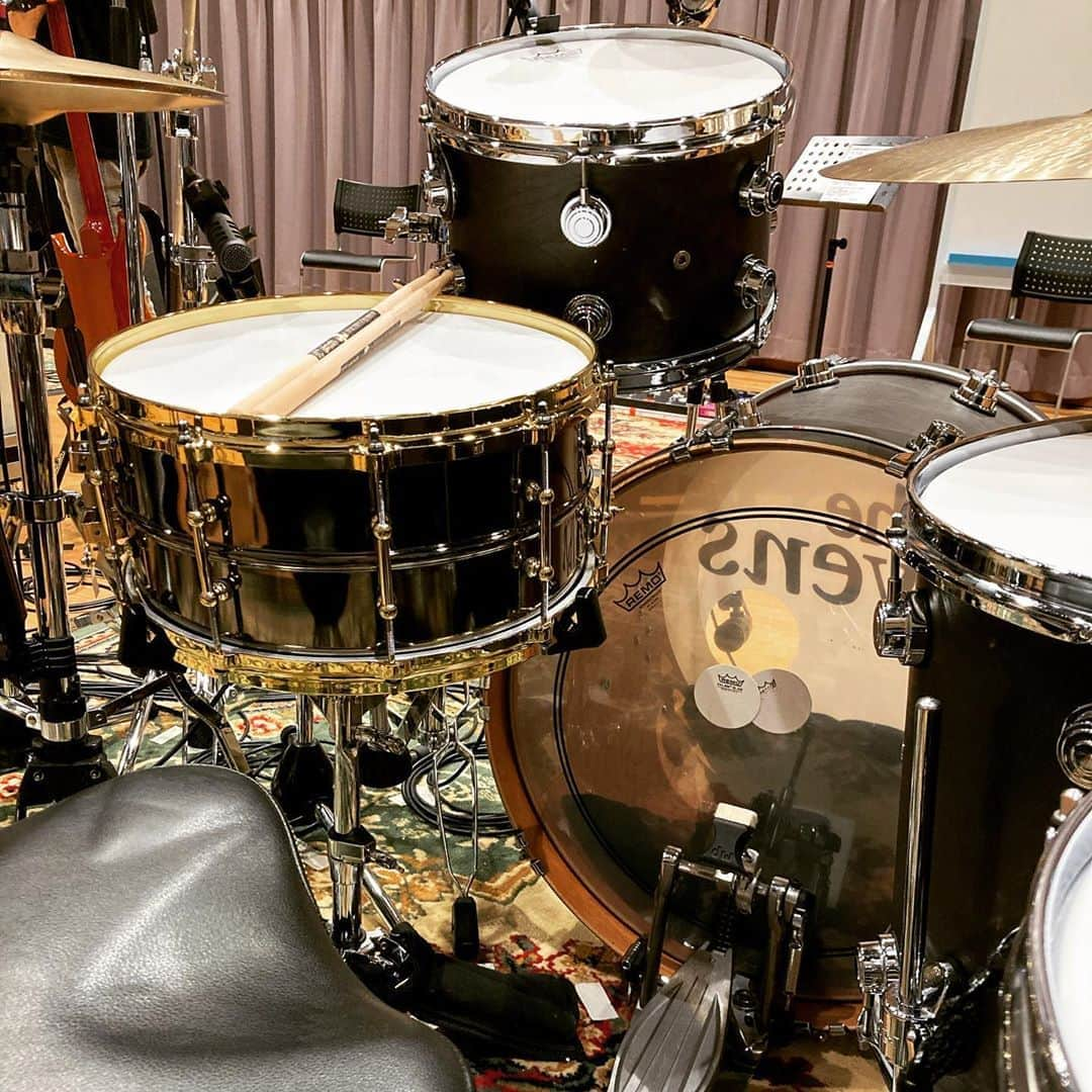 桜井誠さんのインスタグラム写真 - (桜井誠Instagram)「今日はRAVENSリハー！ 先日買ったblack beauty デビュー🥁 美しい✨ #theravens」9月30日 12時39分 - m_sakurai_da