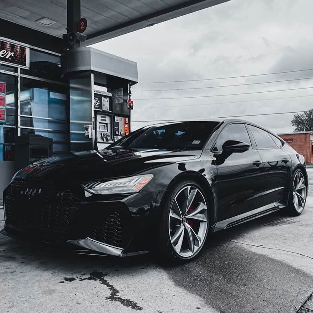 CarsWithoutLimitsさんのインスタグラム写真 - (CarsWithoutLimitsInstagram)「Audi RS7  Contact @ro.siddiqi to get yours today! ♟  #carswithoutlimits #audi #rs7」9月30日 12時58分 - carswithoutlimits