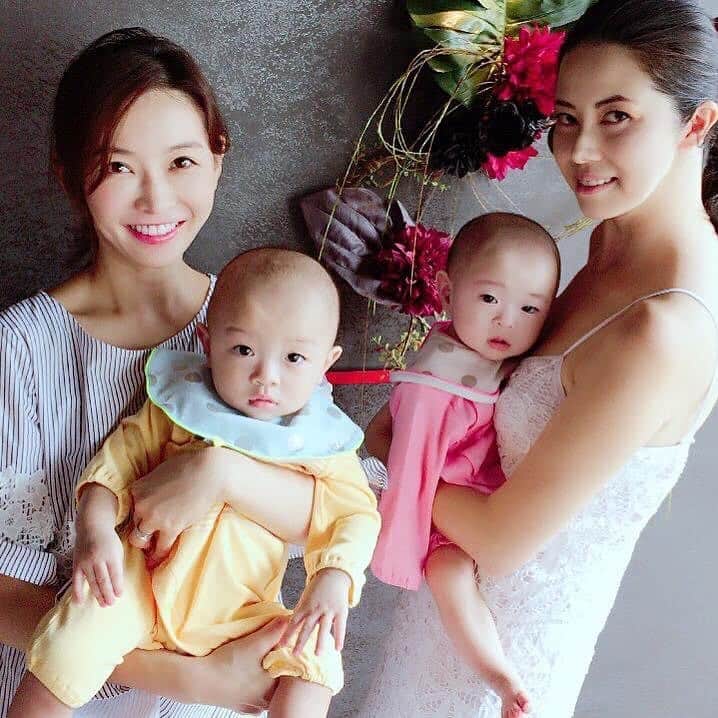 高村凛のインスタグラム：「facebookに出てきた❤️ みずほちゃんと双子 4年前の懐かしい写真🤣 双子ちゃんは顔変わらないな〜🤣🤣🤣  #双子」