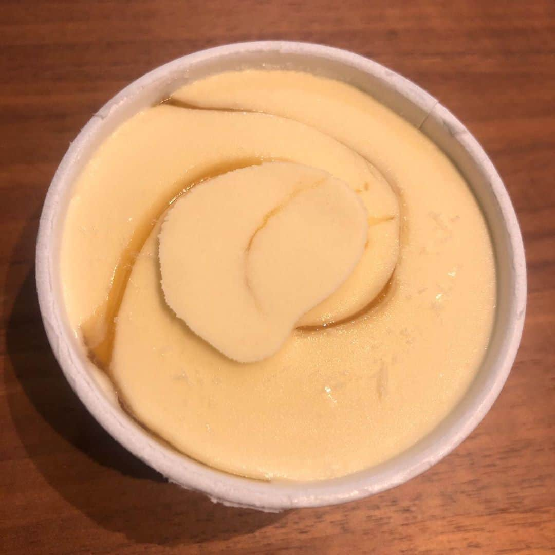 asanomakotoさんのインスタグラム写真 - (asanomakotoInstagram)「Ice cream is a symbol of peace 🍨😋✨ こんばんは🌃今日もお疲れ様でした✨良い朝を迎えられますように😌 #haagendazs #HäagenDazs #haagen_dazs  #love #haagendazsid  #ice #icecream #icecreams #iceart #smile #happy #instafun #instapop #instacool #instagood #instaice #instaicecream #instafollow #gelato #香味ロースト #sorriso #ハーゲンダッツ #アイスクリーム #カップアイス  #instafood #photooftheday #webstagram  #tagsforlikes #하겐다즈 #蜜いも」9月30日 22時44分 - asanomakoto