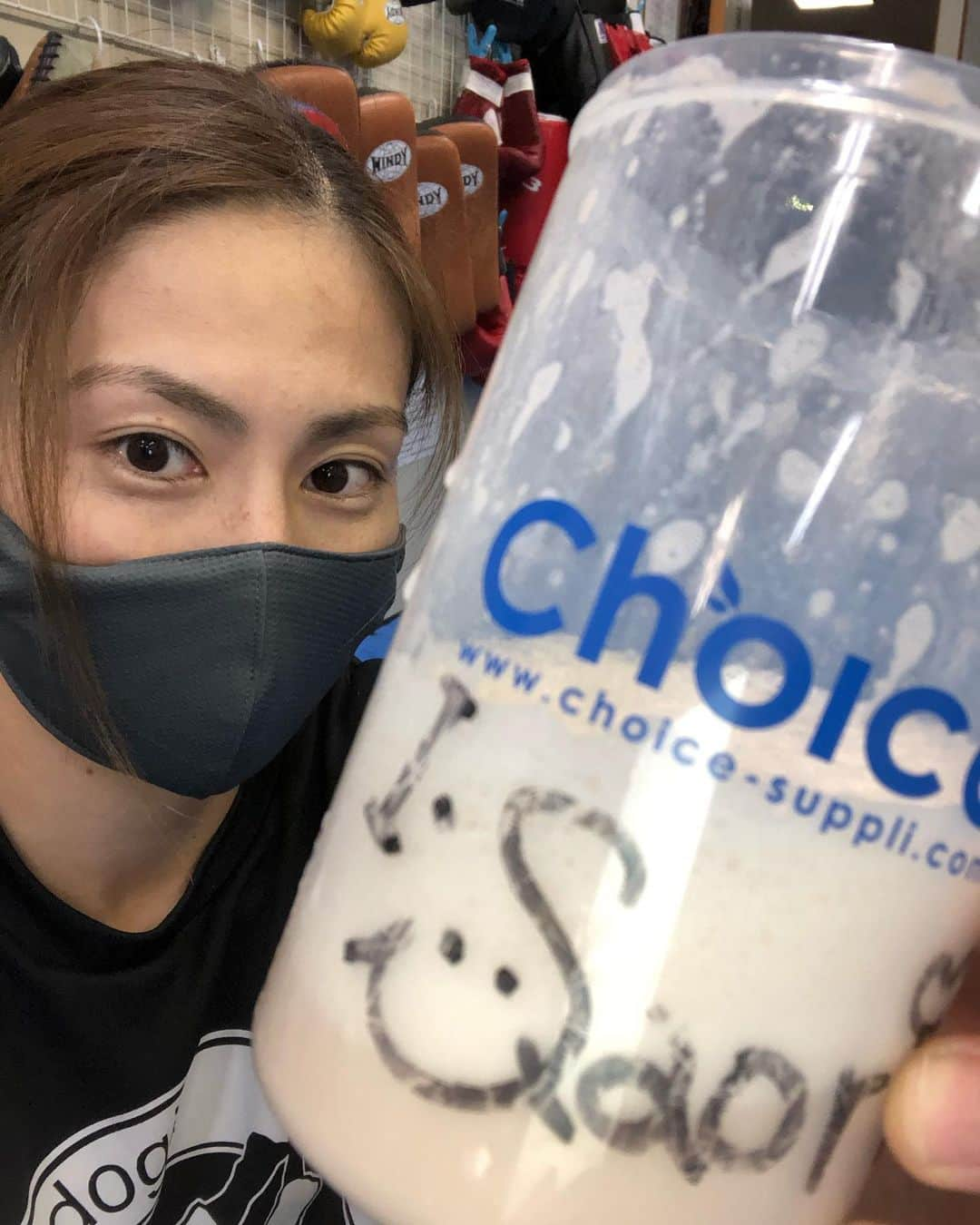 石岡沙織さんのインスタグラム写真 - (石岡沙織Instagram)「@choice.protein  最近、よく動いてます🦵 どこかしらがいつも筋肉痛なので、#ゴールデンホエイ に救われてます😍🙌 . #チョイスプロテイン #choice」9月30日 22時49分 - saori_ishioka_mma