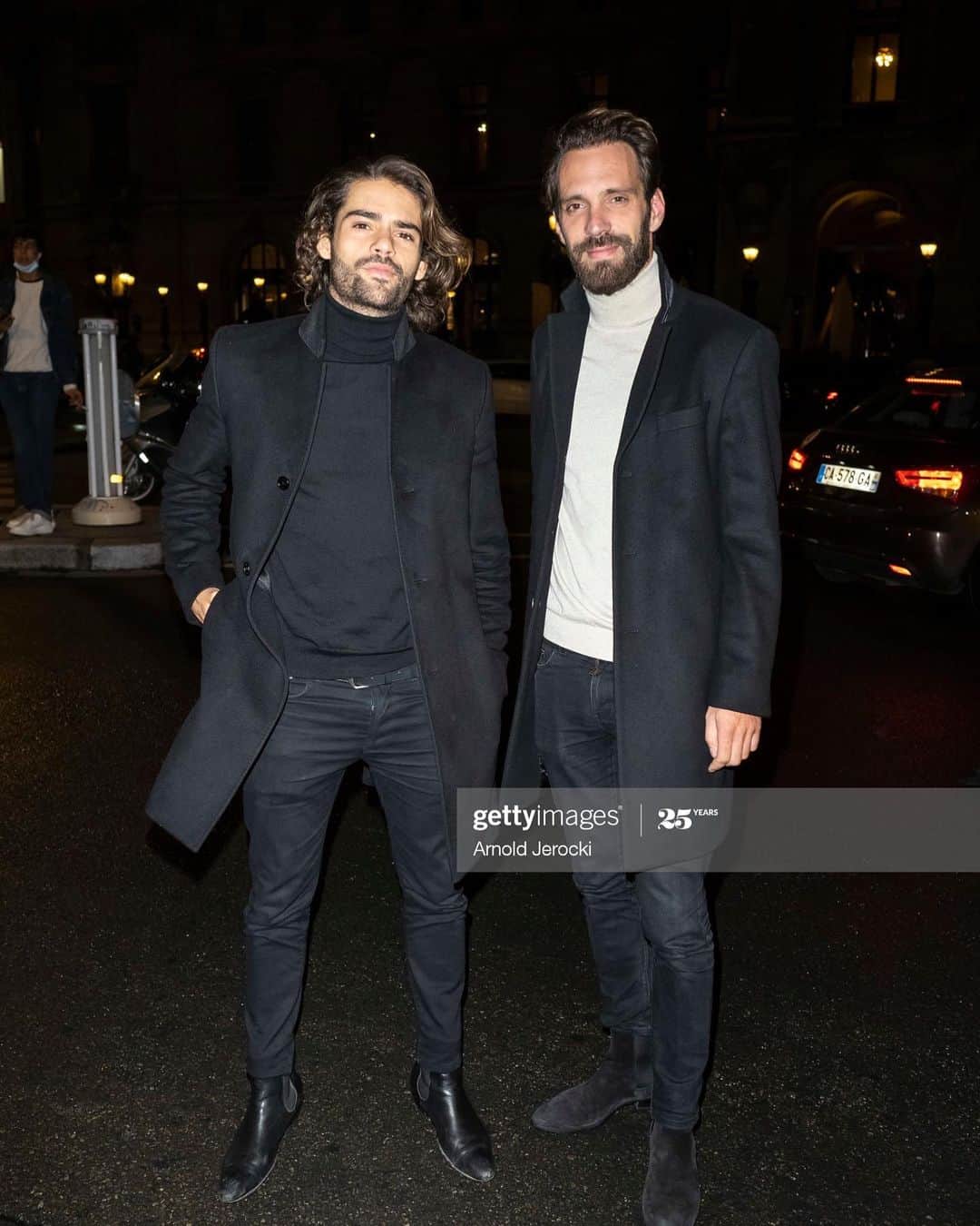 ジャン＝エリック・ベルニュのインスタグラム：「◀️ or ▶️  Et bravo @milchiorl pour ce top show! @etam」