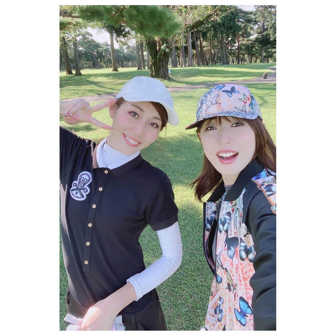 夕霧らいさんのインスタグラム写真 - (夕霧らいInstagram)「久しぶりのゴルフ⛳️ お天気にも恵まれて、楽しくコースをまわることができました😊 秋色のスポーティーなcapとスタジャンで気分上げつつ、185ヤード出たときは嬉しかったです✌️. . . #ゴルフ女子  #⛳️  #golfstagram  #スポーツの秋  #空振りもご愛嬌  #バンカーもたくさん #ゴルフ仲間 #宝塚og  #千瀬聖ちゃん #ゴルフ動画 #スーパーマリオブラザーズ  #課題がいっぱい  #2020年もあと3ヶ月  #ゆるりとした生活  #気負わないことが大事  #楽しむも楽しまないも自分次第  #明日も楽しみ❤︎」9月30日 23時04分 - 88rairai88