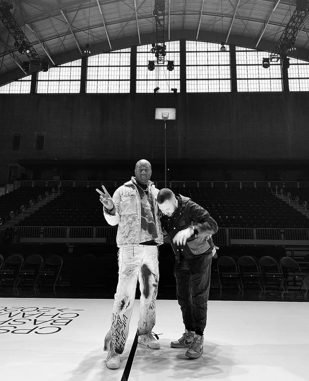 キム・ジョーンズのインスタグラム：「Happy birthday @virgilabloh !!!」