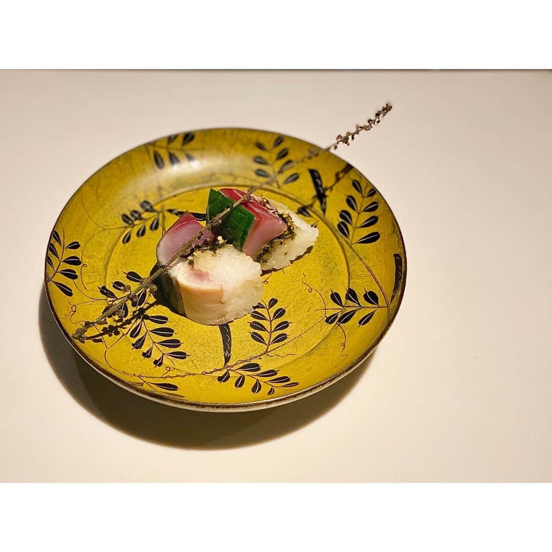 中田奈沙さんのインスタグラム写真 - (中田奈沙Instagram)「Kanazawa gourmet trip🤤 Day2 dinner① 金沢ラストディナーは東茶屋街に ひっそりと佇む《東山 和今》さんへ。 @es_miaaaao さまの行きつけ。  毎日毎食オススメが素晴らしすぎた。 素材が良いのも確かだし、 これとこれの組み合わせあるんだ？！ と初めての食べ方だったり。 五感全てがフル活動。  #奈沙ログ #奈沙ログin金沢 #奈沙旅in金沢  #dinner #gourmettrip #foodie #foodpic #foodporn #instafood #foodgasm #foodstagram #kanazawa #higashichayagai #washoku #japanesefood #dinner #金沢 #金沢グルメ #グルメ旅 #東茶屋街 #東山和今 #和食 #日本食 #飯テロ #激ウマ #感動 #食い倒れの旅 #女子旅 #石川」9月30日 23時16分 - nasa_nakada