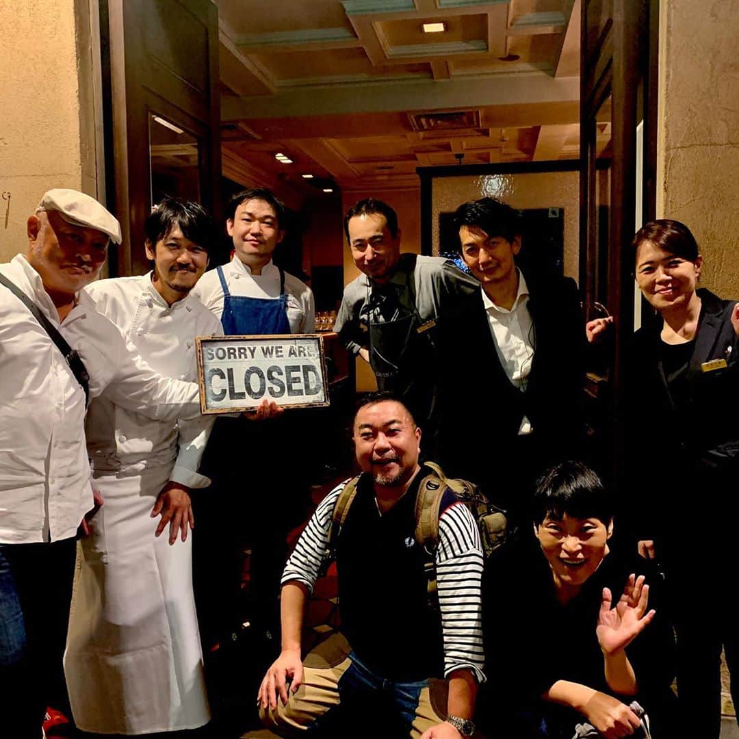 武井義明さんのインスタグラム写真 - (武井義明Instagram)「たっぷりのご馳走を食べて、ああ美味しかったね、また来るね、と、今日は言えなかった。大好きなレストランの閉店の日。とても寂しい。」9月30日 23時31分 - bebechef