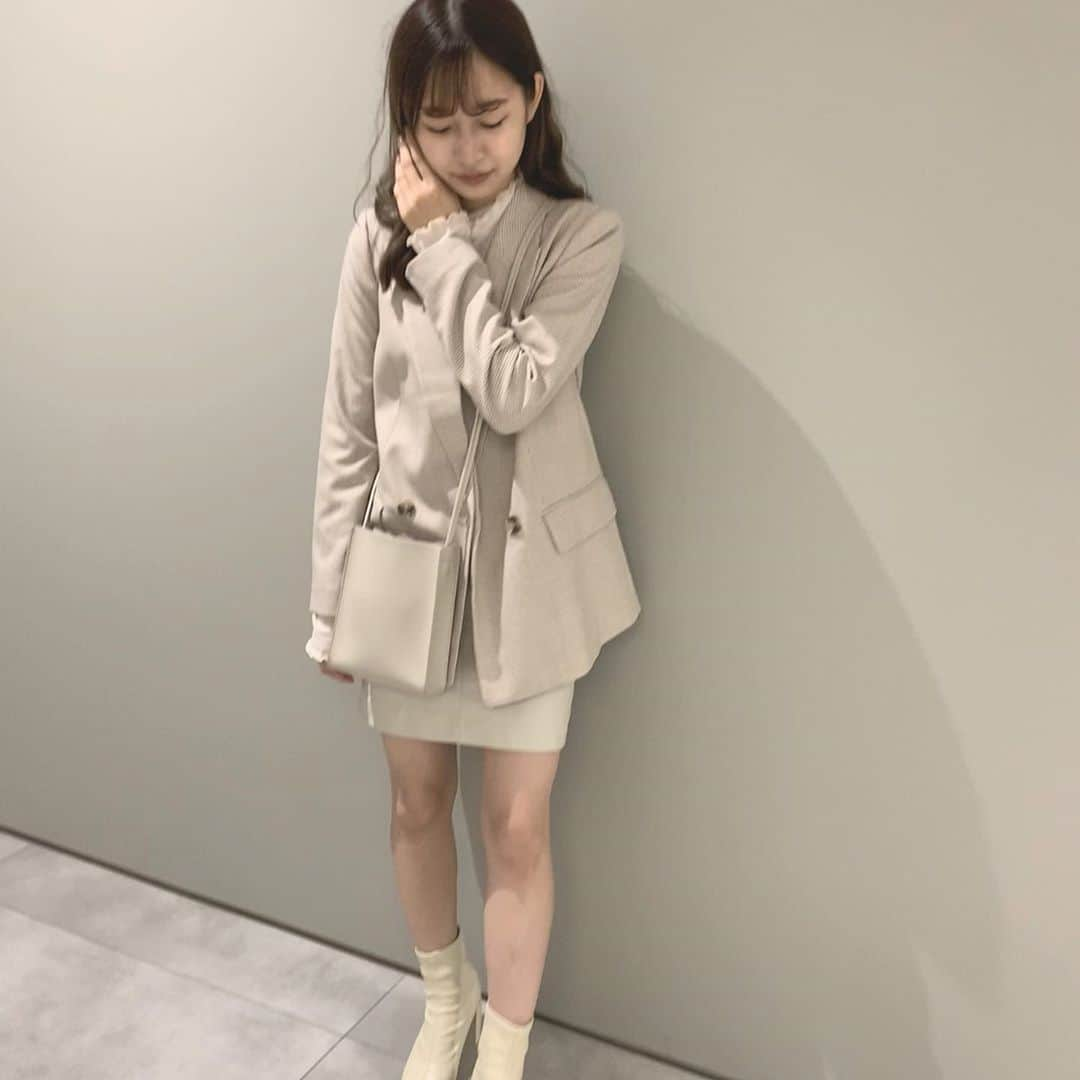 里見玲奈さんのインスタグラム写真 - (里見玲奈Instagram)「Twitterも見てくださいね〜🕊🤍」9月30日 23時34分 - kwumiss20_4