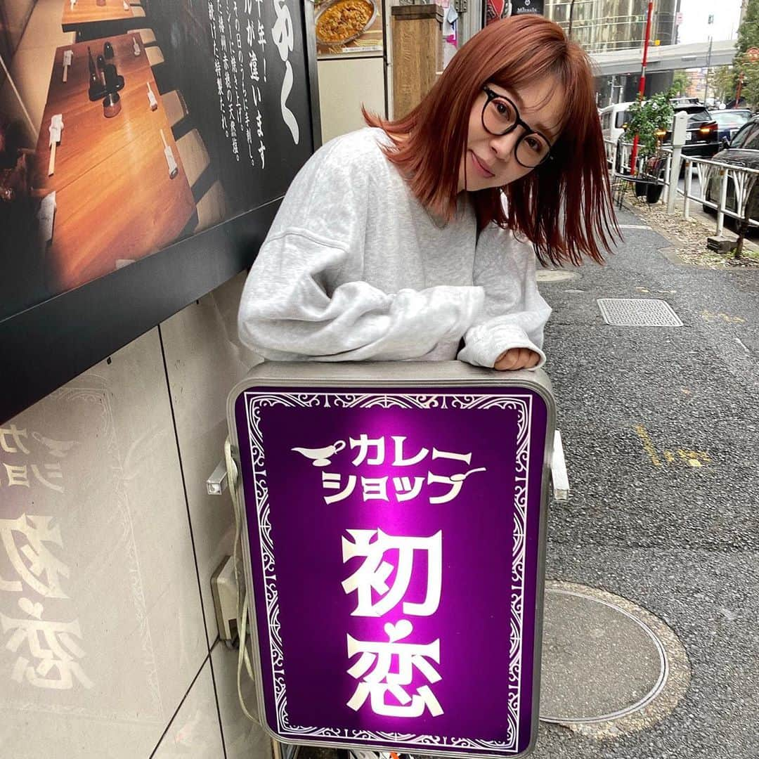 橋本愛奈さんのインスタグラム写真 - (橋本愛奈Instagram)「ずっと行きたいと思ってた カレー屋さんがドンピシャで美味しすぎて、雰囲気も選曲も最高すぎてまた絶対にすぐ行く！！ (わたし、もっと嬉しそうな顔して〜〜)  全国のカレー部のみなさ〜〜ん！ おすすめのカレー屋さん教えてください！！  #カレー部 #部活動報告」9月30日 23時42分 - aina_hashimot0