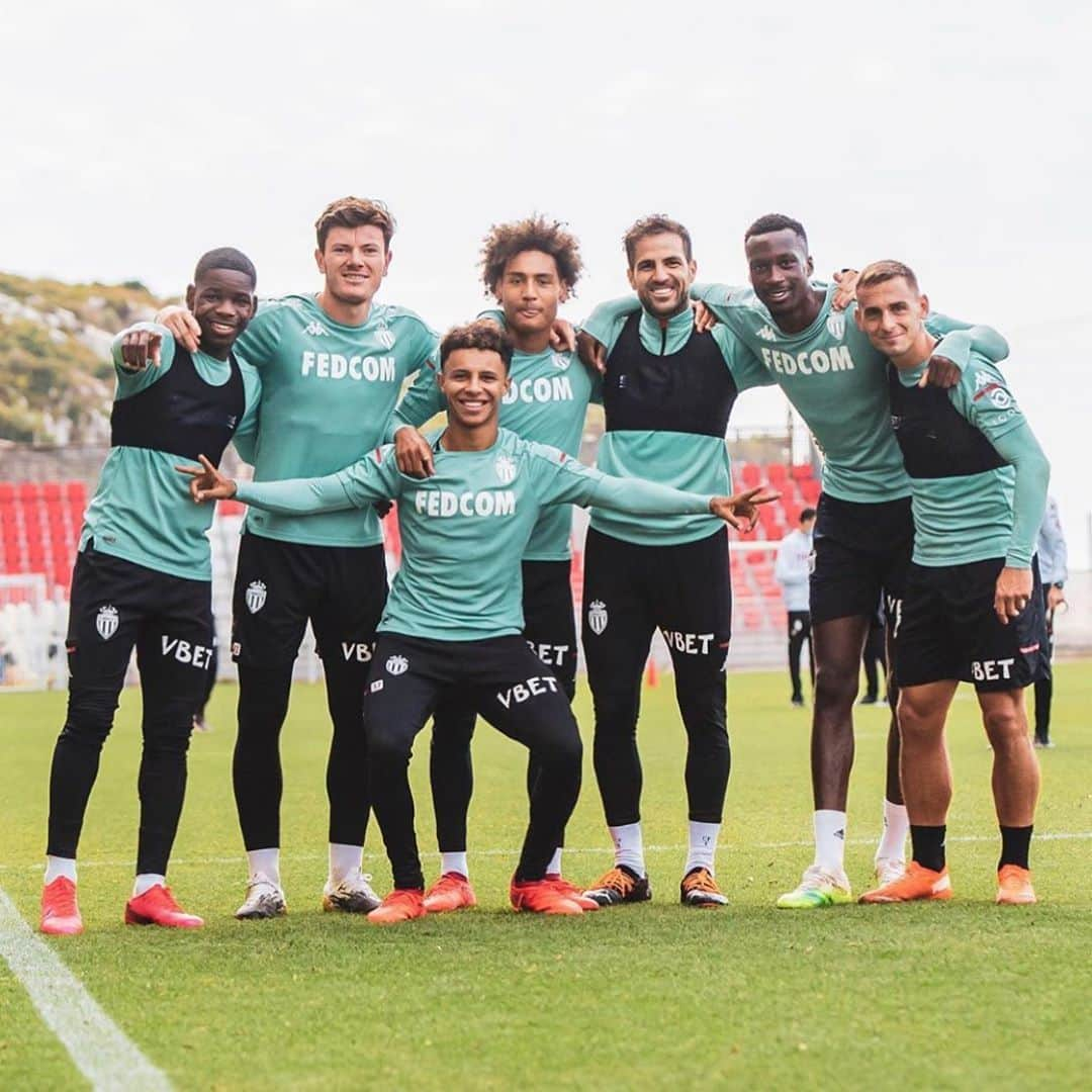 セスク・ファブレガスさんのインスタグラム写真 - (セスク・ファブレガスInstagram)「Avec les jeunes cracks 🥰🙏🏻⚽️  @sofiane_diop @e.millot17 @eliot.mtz6 @g.biancone @matsima_c @ruben_a25 (pas toi) 🤣❤️」9月30日 23時48分 - cescf4bregas