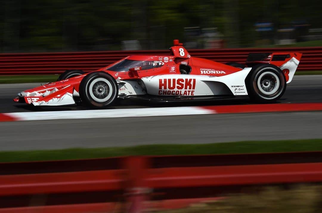 マーカス・エリクソンのインスタグラム：「Time to jump into this beast again! Practice and Q tomorrow, then one race on Friday and another Q and a race on Saturday 🤩💯. Let’s go! #ME8 #INDYCAR @huskichocolate @chipganassiracing @hondaracing_hpd 📸 @chrisowens」