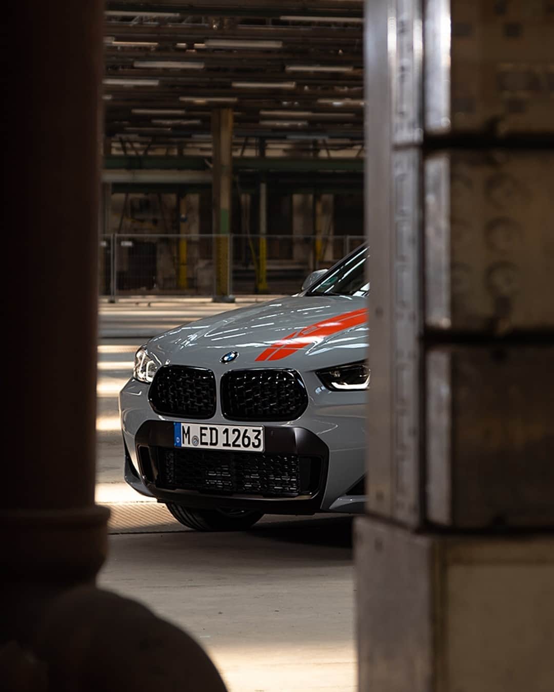 BMWのインスタグラム：「Play it brave. Play it bold. The new BMW X2 M Mesh Edition. #TheX2 #BMW #X2」