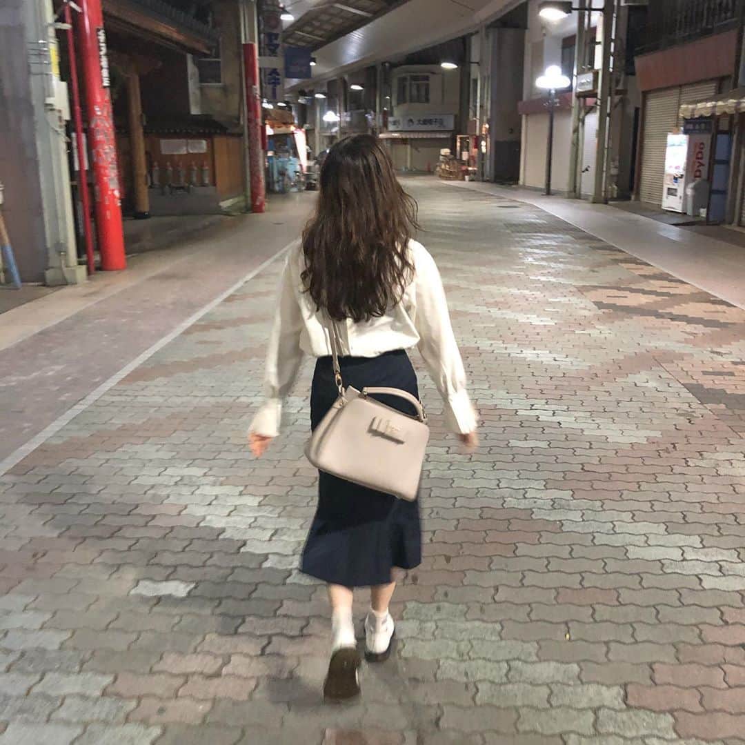 のインスタグラム：「気づけば、10月。気づけば、髪のびのびた〜〜」