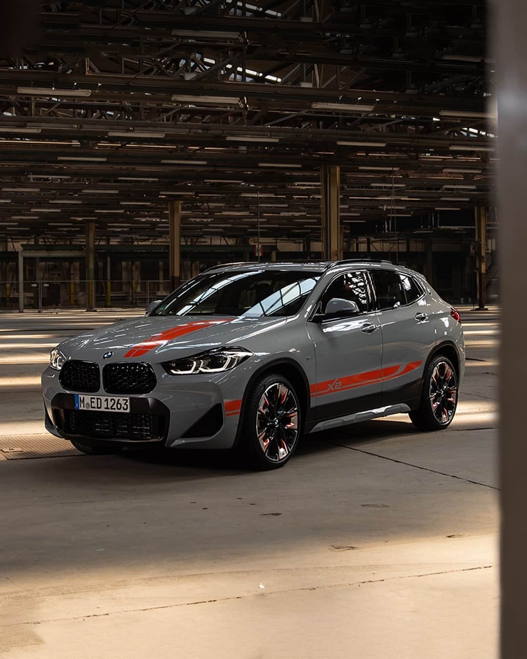 BMWのインスタグラム：「Boldness is the first step towards change. The new BMW X2 M Mesh Edition.  #TheX2 #BMW #X2」