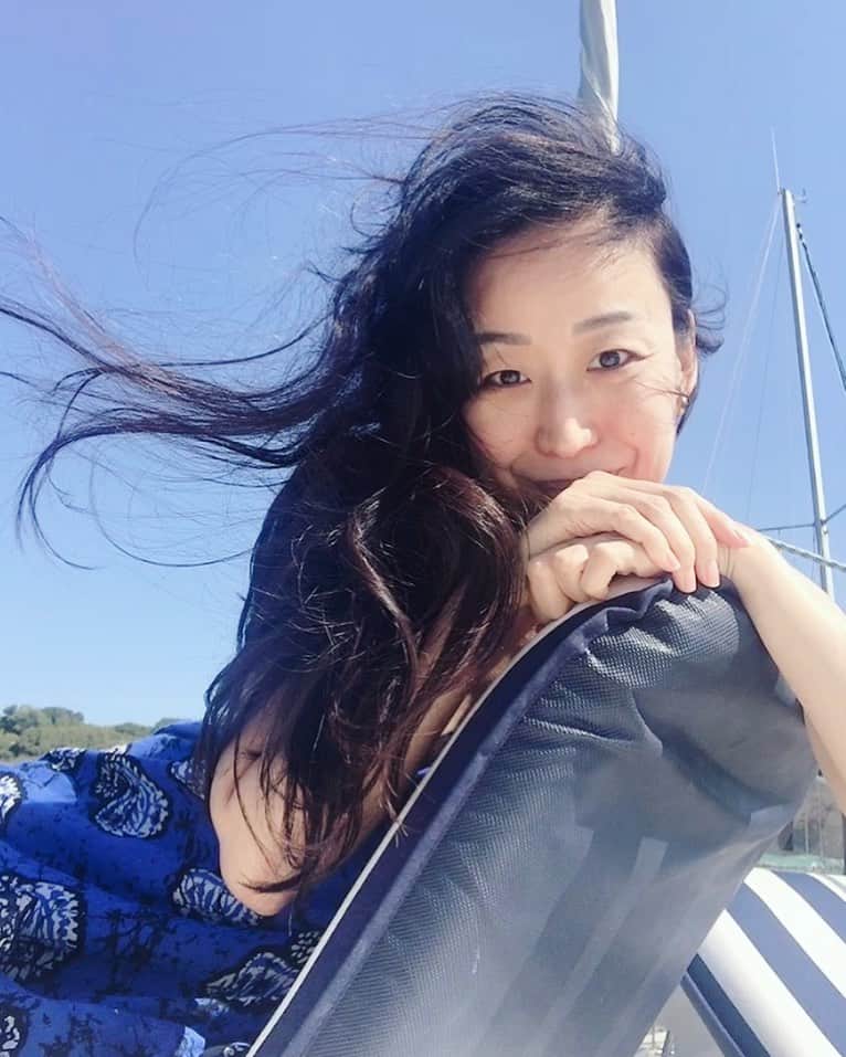 高野あゆ美のインスタグラム：「Eylül’ün de sonuna geldi... Bu yaz hepimiz için zor bir yazdı ama yine de en sevdiğim mevsim... özleyeceğim ☺️ 九月もおしまい。来年の夏はお友達と海に山にお出かけして「去年大変だったよねー」って言えるといいなぁ。」