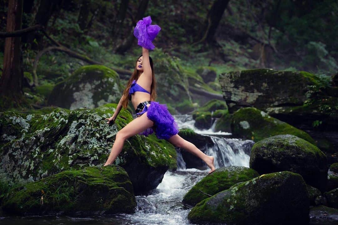 Dance MANAさんのインスタグラム写真 - (Dance MANAInstagram)「踊り方変えたくなった🌈🦋💫✨✨✨ ﻿ ﻿ 👙🎀💜 by @hotgirls_shop﻿ Photoshoot by @cutie_style_bg ﻿ ﻿ #fashion #hotgirls #hotgirlsshop #アパレル #partyshop #purple #dancer #choreographer #japanesedancer #cascade #waterfall #mission #spy #action #honeytrap #naturalart #life #photo #photoshoot #moment #モデル #写真好きな人と繋がりたい #撮影 #被写体モデル #photoart」9月30日 15時21分 - dancer_mana