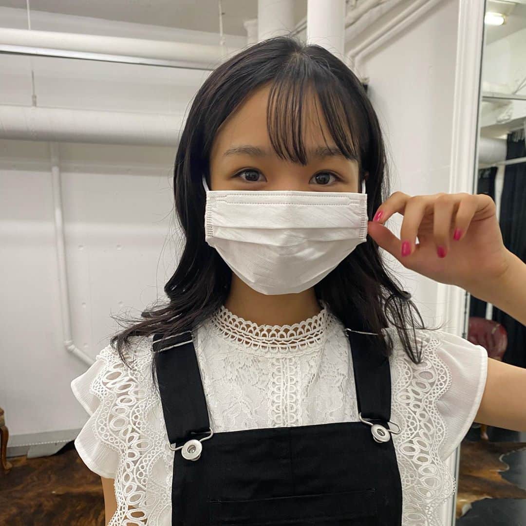 ニコ☆プチのインスタグラム：「マスクに食べられそうなヒト😁﻿ ﻿ #ニコプチ﻿ #中山あやか﻿ #マスク女子」