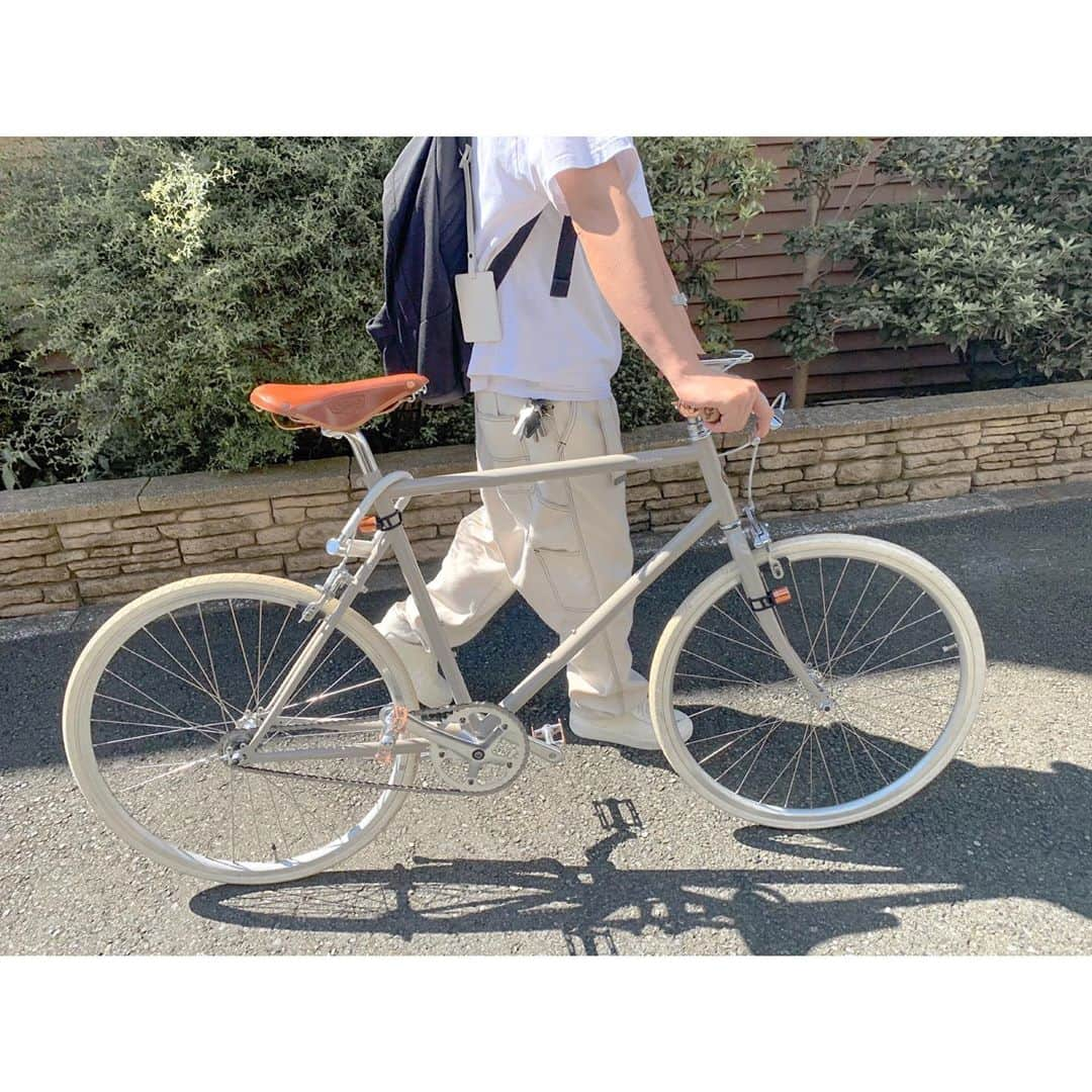 前原穂高さんのインスタグラム写真 - (前原穂高Instagram)「チャリを買った🚲 ㅤㅤㅤ #通勤用 #最近白にはまってます」9月30日 15時29分 - hodaka