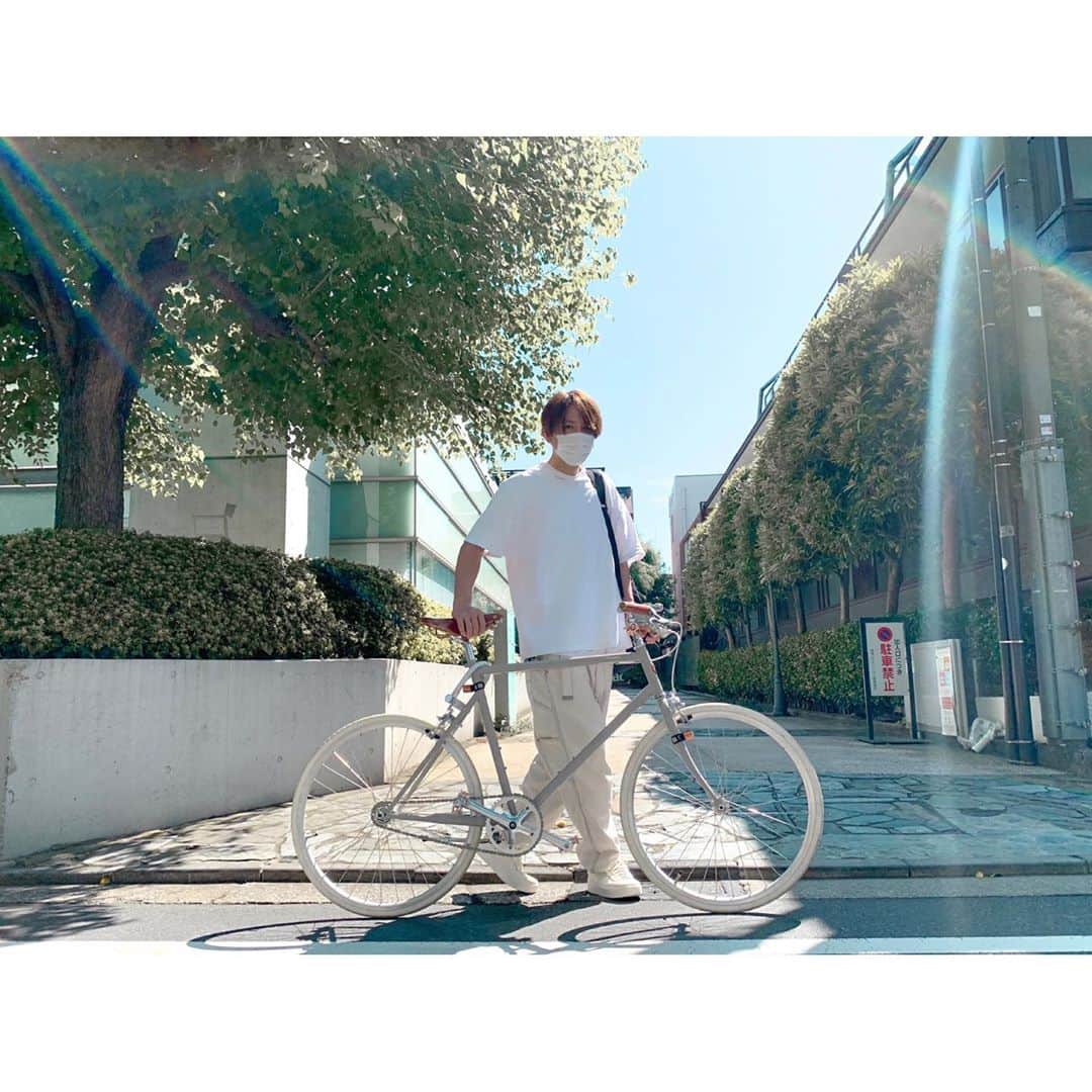 前原穂高のインスタグラム：「チャリを買った🚲 ㅤㅤㅤ #通勤用 #最近白にはまってます」
