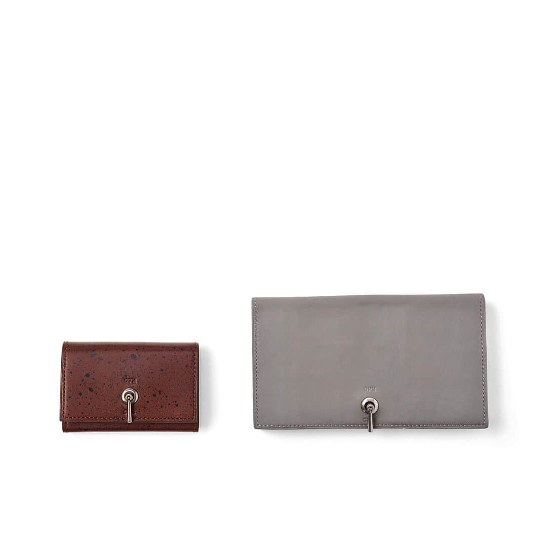 エドロバートジャドソンのインスタグラム：「ALT - COIN / CARD CASE ALT - MEDIUM WALLET - Check our stockists and online store.  #edrobertjudson」