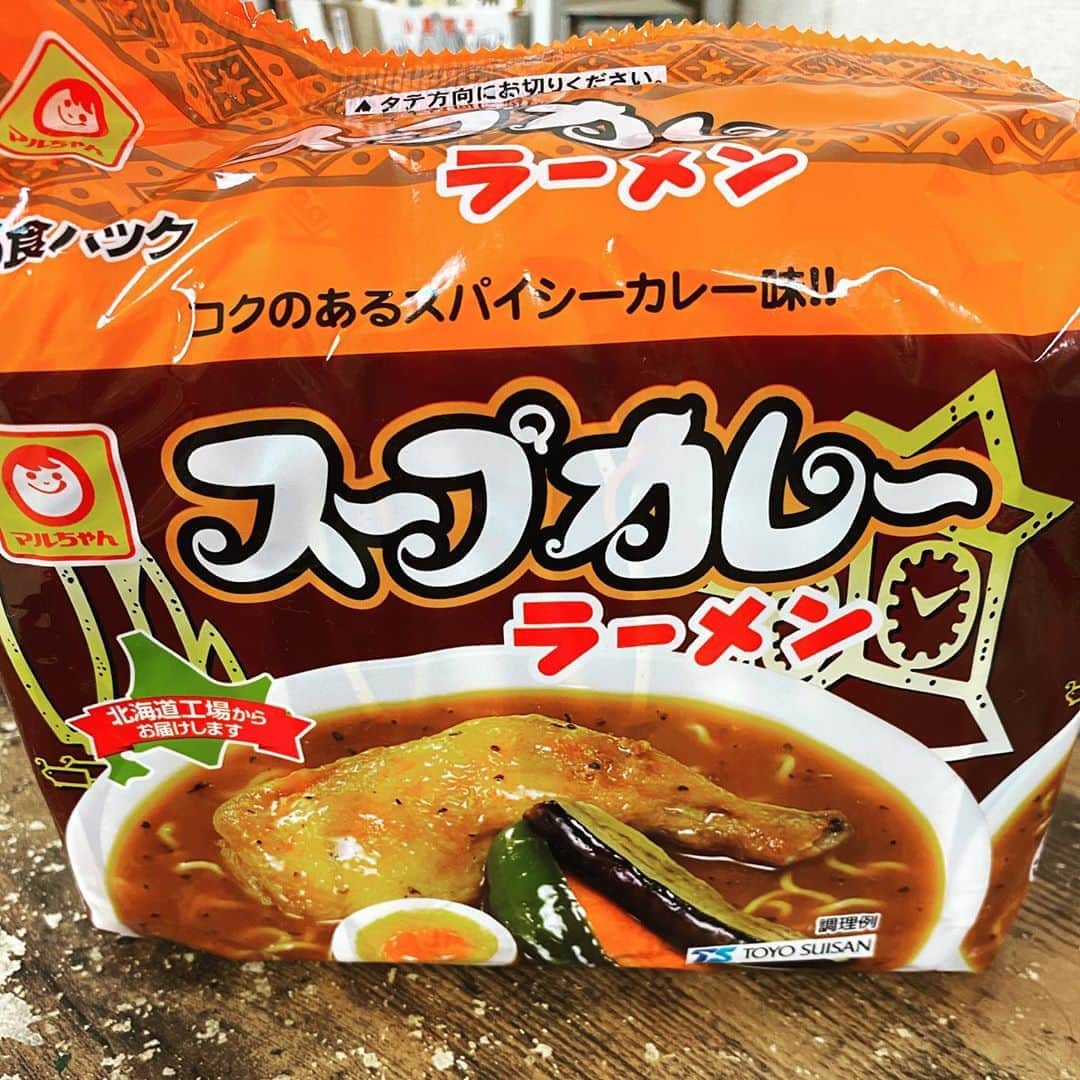 山田しょうこさんのインスタグラム写真 - (山田しょうこInstagram)「ちゃんとスパイシーで美味しかったです。細麺でするっとおやつ感覚。いつか行ってみたいな北海道。 #最寄りのまいばすけっとから北海道 #スープカレー  #スープカレーラーメン  #北海道」9月30日 16時06分 - shokokrake0611