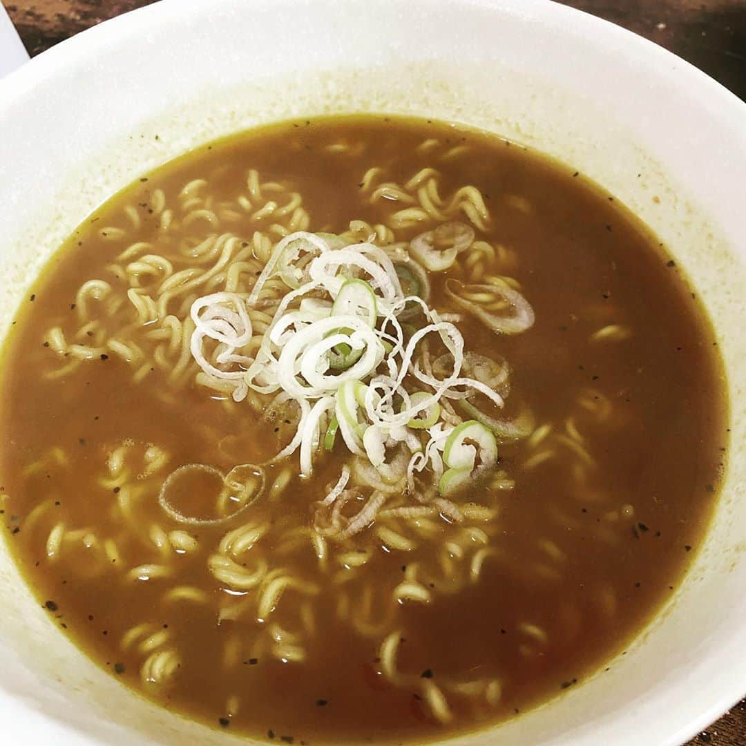 山田しょうこさんのインスタグラム写真 - (山田しょうこInstagram)「ちゃんとスパイシーで美味しかったです。細麺でするっとおやつ感覚。いつか行ってみたいな北海道。 #最寄りのまいばすけっとから北海道 #スープカレー  #スープカレーラーメン  #北海道」9月30日 16時06分 - shokokrake0611