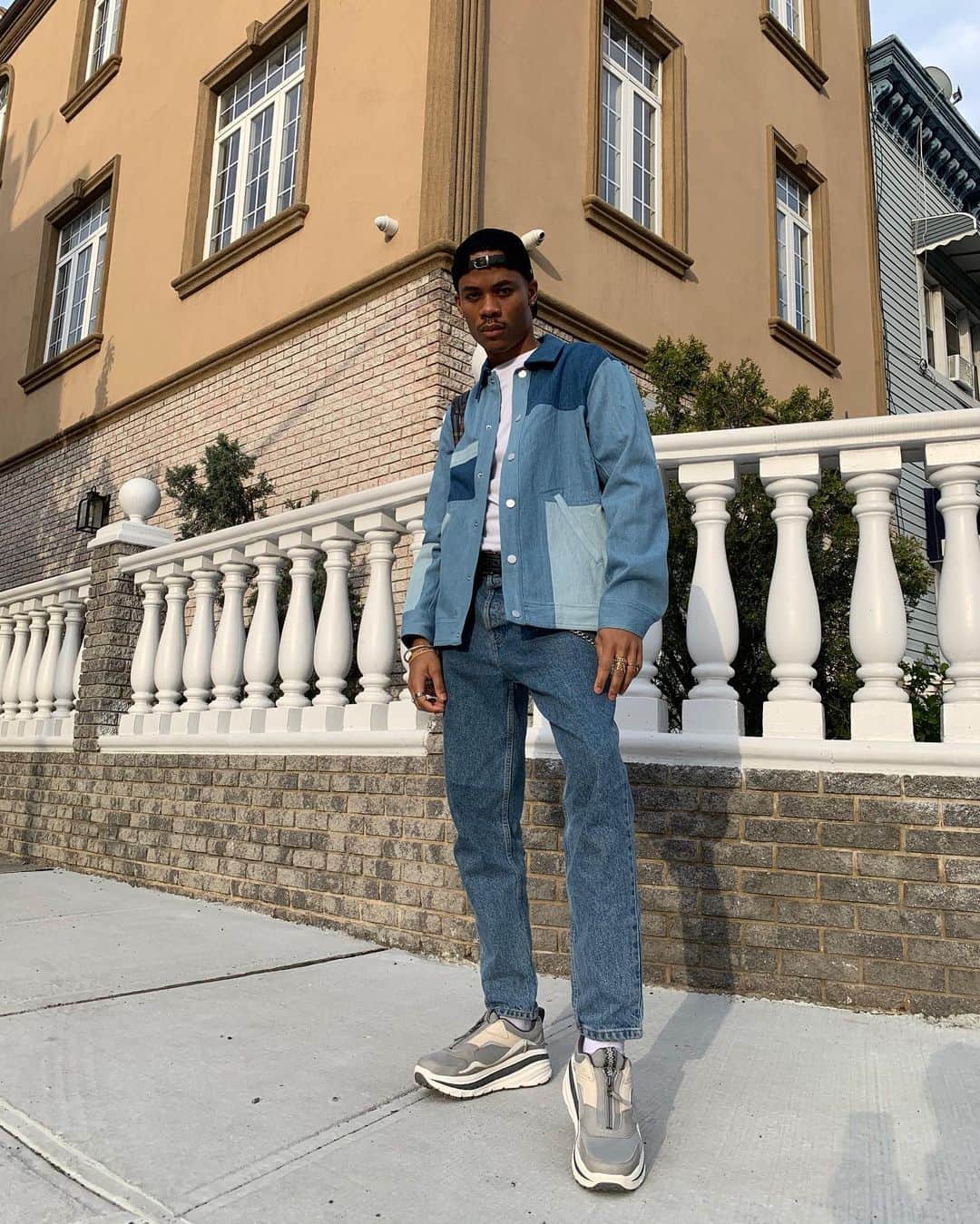 Uggさんのインスタグラム写真 Ugginstagram メッシュ素材の Ca805 Zip Mesh は 長時間のおでかけにもおすすめの 通気性抜群のスニーカー Uggスニーカー Uggjapan Uggsneakers Sneakers スニーカー ダッドスニーカー メンズスニーカー 厚底スニーカー