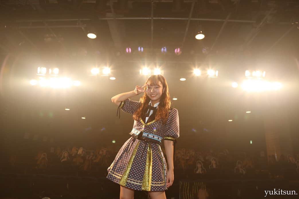 山田寿々のインスタグラム：「﻿ 山田寿々冠ライブ〜ずっとずっと〜﻿ 昨日無事に終わりました☺️✨✨﻿ ﻿ そして、﻿ 最後にNMB48を卒業することを発表させて頂きました！﻿ ﻿ 4年間振り返ると全部キラキラしてて楽しかったな〜と﻿ 思うばかりです😆💖💖﻿ ﻿ 女優さんになりたいという夢を叶える為に頑張ります！﻿ ﻿ 卒業時期はまだ未定なのですが、最後までアイドルたのしみたいと思います！﻿ ﻿ よろしくお願いします^ - ^﻿ ﻿ 昨日は本当にありがとうございました！﻿ ﻿  #ゆきつんカメラ #nmb48  ﻿ ﻿ ﻿ ﻿」