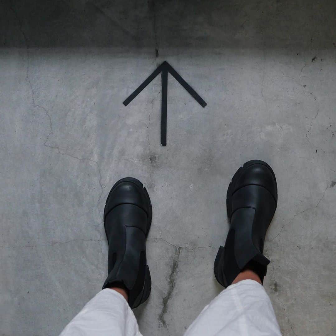 中川珠里さんのインスタグラム写真 - (中川珠里Instagram)「.﻿ boots﻿は @ganni でした🌼  最近は夜な夜なスニーカー探し中。 欲しいものは大体売り切れで buymaを眺めてます〜」9月30日 16時44分 - juri1104