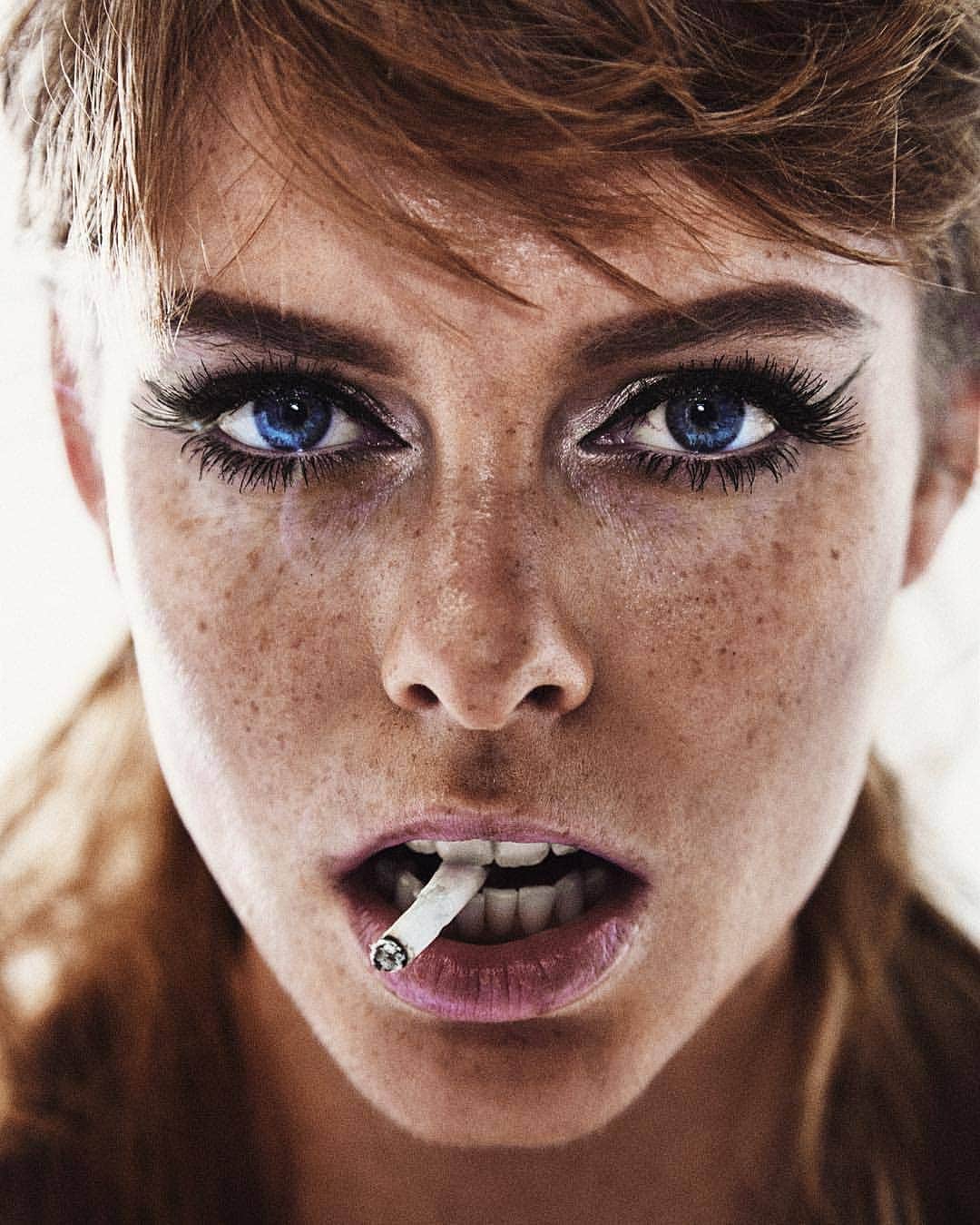 Portrait|Life|Fashion|Faceのインスタグラム：「Selection by  @unsalsicilli ━━━━━━━━━━━━━━━━━━━ Photo by @imcreativestudios @shift_creative @liamrhysjones MUA @hendrawmakeup Model @chloehurst1  Congratulations!  ━━━━━━━━━━━━━━━━━━━ Team #portraitmood Founder @humanistagram  ━━━━━━━━━━━━━━━━━━━」