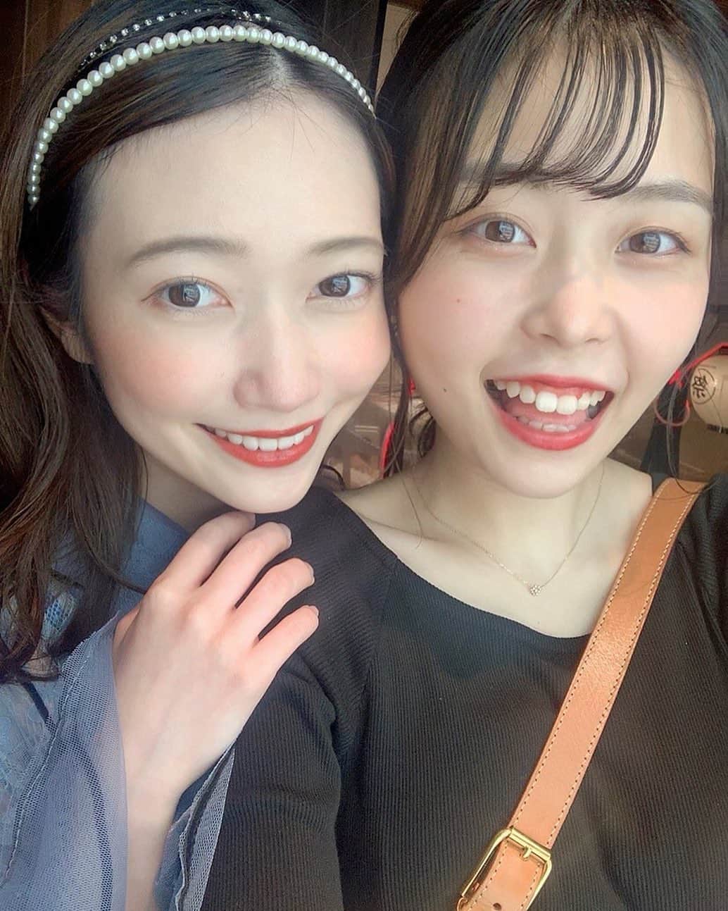 末井櫻子のインスタグラム：「👭🏻👊🏻 ． ． 大好きな舞花に会ってエネルギーチャージしてきた🍼 ． ． これからもずっと大事な仲間✌︎😌✌︎ ． ． ． #TikTok一発目でバズった女 #まいぱん」
