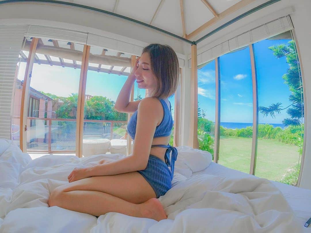 のインスタグラム：「🏖#vacances #trip #tripgram #japantravel  . . . . 先週は#りんご音楽祭 に行けたり お出かけしやすくなって 遠出のありがたさ実感🤤🚗✈️ . . . #gotoキャンペーン 東京が追加されたからどこか旅行きたいなぁ☺️妄想とせっかくだから制限なくイメージで行きたいところ決めたい✍️ . . 行きたいところ、やりたい事は やれるときに行くべし。 70歳くらいのお婆さんが電車で話してたよ！足腰が動く内に色々なとこ行かなきゃって✈️ パリに行くってコロナ前にゆーてた。 コロナになってさらに思った 自分が行ける状態でも行けなくなることもある。 だから行けるときがチャンスやなぁと。 . . . 過去pic📸 初のニット素材の水着👙 また違う可愛さがあるなぁと思った🙆‍♀️ 水着の時こそつるつるにしたくなってたけど、実際秋冬に脱毛を仕留める方が賢い👏 銀座カラーは全身脱毛6回のおまとめ予約可能だから スケジュールも余裕で決めれそうだよね🗓 . . . 気になる子は👇✨ 無料カウンセリングのご予約は 『　@ginzacalla_official 』の 公式アカウントURLからキャンペーンcheck👍 . . . . . . . . #過去pic #ビーチ#海#旅したくなるフォト #旅すたぐらむ #tabijo  #銀座カラー　#脱毛　#全身脱毛　#顔脱毛　#callapr#タビジョ#たびすたぐらむ #トラベル#水着#お出かけ#本音#海が見える」