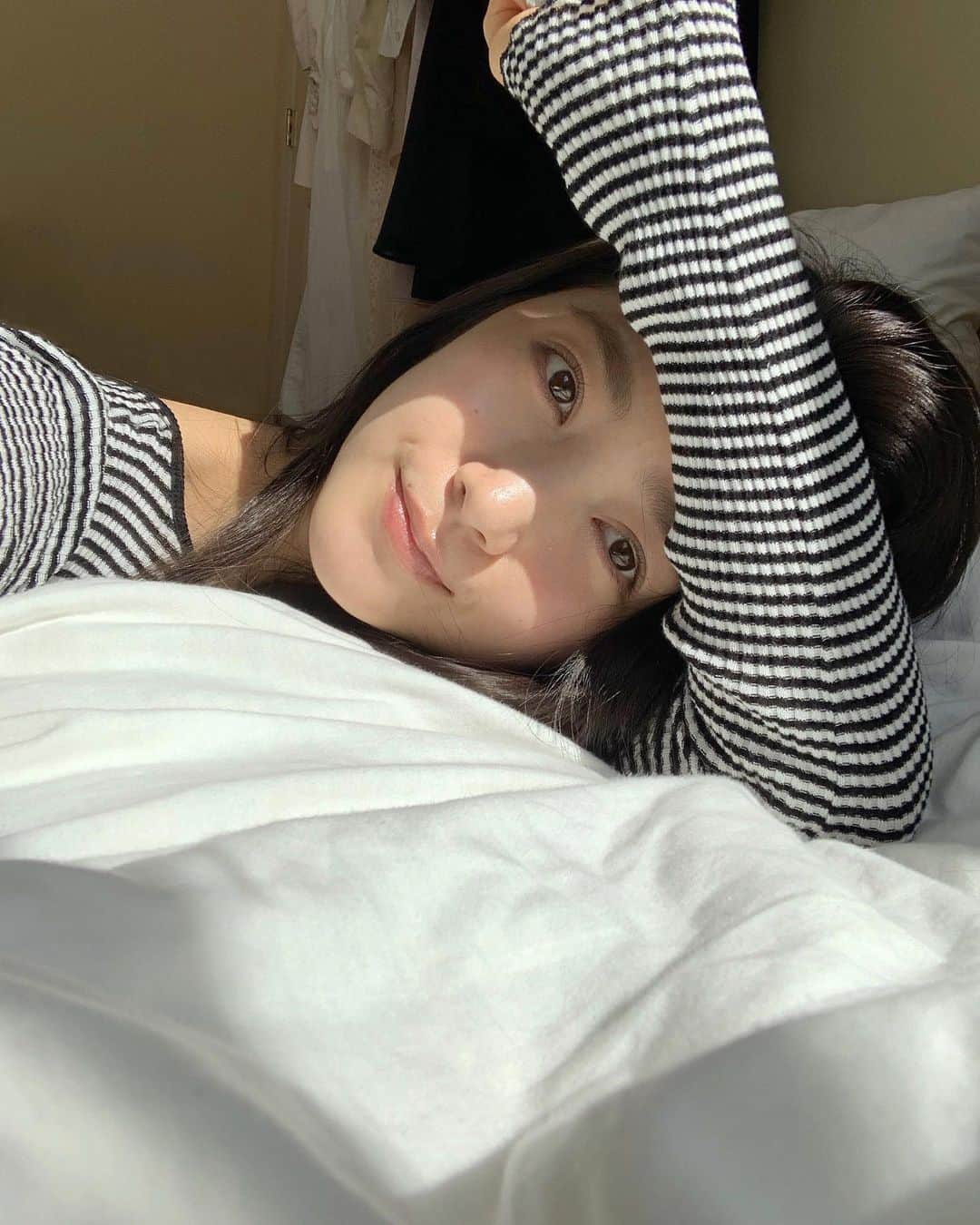 のインスタグラム：「シルクマスクにしてからマスク荒れ知らず✨ マスク荒れに悩んでる方オススメッ♡  はー！今日の天気と気温好きだなー☀️」