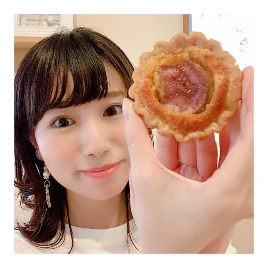緒方桃子さんのインスタグラム写真 - (緒方桃子Instagram)「* こんばんは☺️ otonari( @otonari_0526 )さんで購入した hikaruyaさんのランチボックスです。  手作りツナのサンドと ほうれん草のキッシュ イチジクのタルト が入っていました〜。 美味しかったです✨  otonariさんで売られているお弁当やお菓子は どれも最高に美味しいです！」9月30日 17時39分 - momokoogata0403