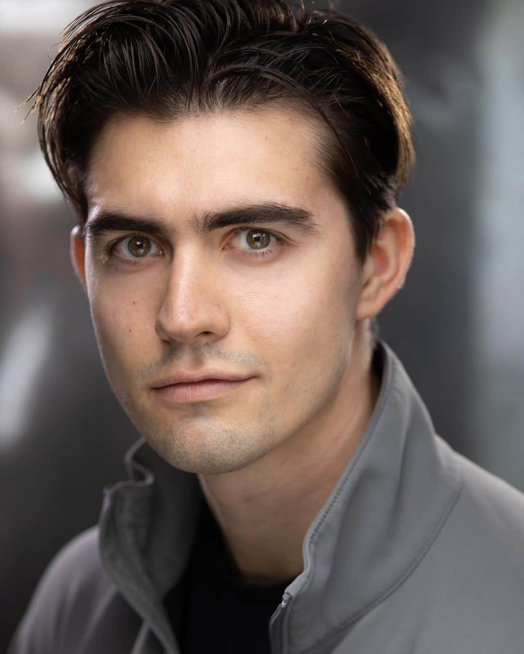 アレックス・ブノワのインスタグラム：「50 shades of Alex...  New headshots with the incredible @johnclarkphoto」