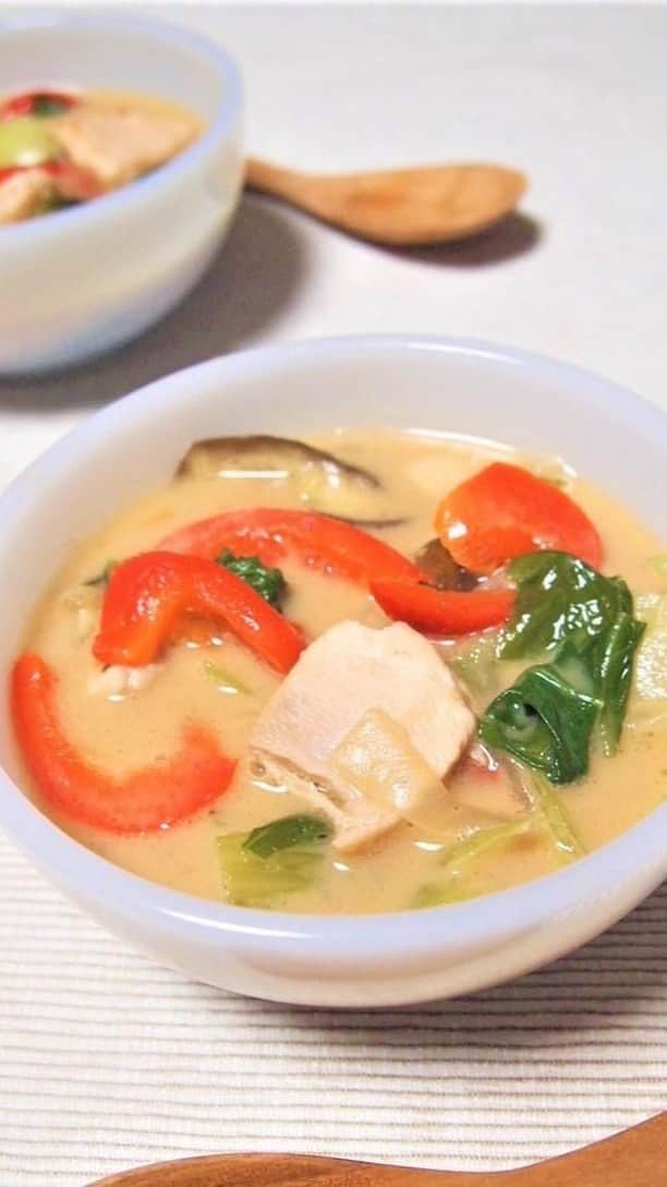 のインスタグラム：「【クスパつくれぽキャンペーン】開催中✨✨✨ https://cookingschool.jp/tieup/apc2020/  アメリカ産ピーナッツバターを使ったレシピを投稿するとキッチン加減が当たる🤩キャンペーン開催中です💖 こちらの動画は《ちょっとエスニックなピーナッツバターシチュー》のレッスン動画です🎵 ぜひ作って、つくれぽ投稿をしてみてくださいね😘 レシピ→https://cookingschool.jp/recipe/38764  👇👇投稿には👇👇 #クスパつくれぽ #アメリカ産ピーナッツバター ＠cookingschoolpark ☝☝３つ付けて応募完了☝☝」