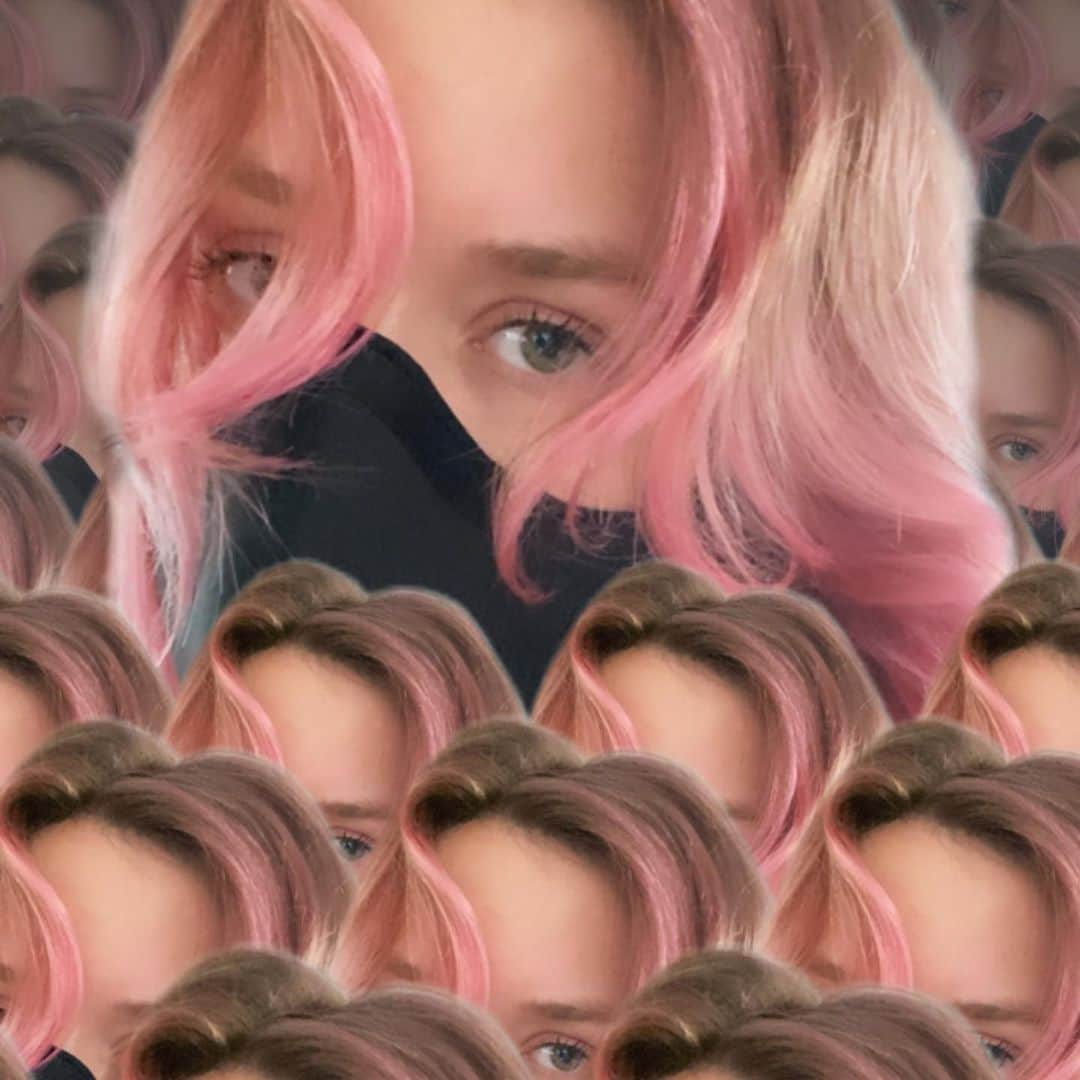 ジョージア・メイ・ジャガーさんのインスタグラム写真 - (ジョージア・メイ・ジャガーInstagram)「Our new @bleachlondon super cool colour gobby pink coming soon. Hair by the magician @alexbrownsell」9月30日 18時11分 - georgiamayjagger