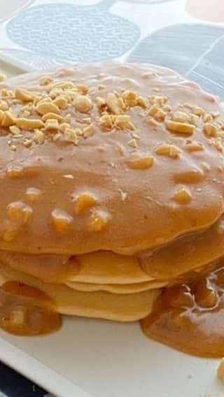 のインスタグラム：「【クスパつくれぽキャンペーン】開催中✨✨✨ https://cookingschool.jp/tieup/apc2020/  アメリカ産ピーナッツバターを使ったレシピを投稿するとキッチン加減が当たる🤩キャンペーン開催中です💖 こちらの動画は《とろとろピーナッツバターソースの米粉パンケーキ》のレッスン動画です🎵 ぜひ作って、つくれぽ投稿をしてみてくださいね😘 レシピ→https://cookingschool.jp/recipe/41480  👇👇投稿には👇👇 #クスパつくれぽ #アメリカ産ピーナッツバター ＠cookingschoolpark ☝☝３つ付けて応募完了☝☝」