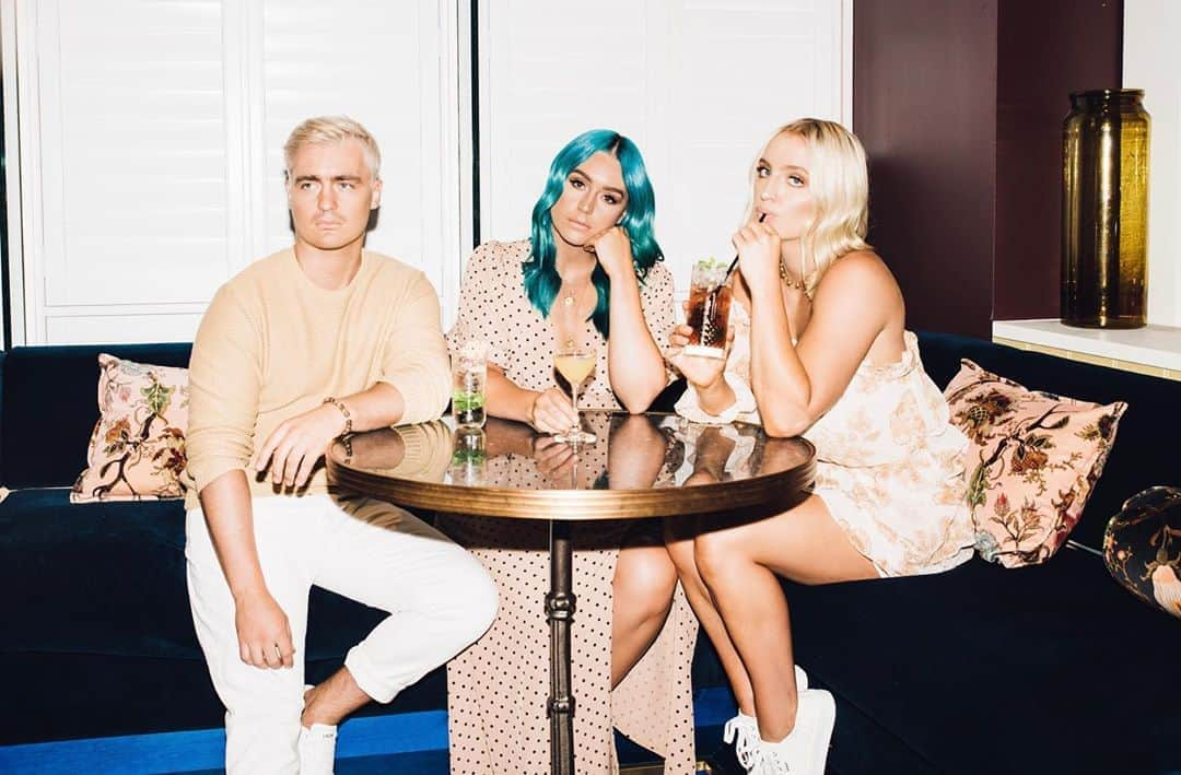 シェパードさんのインスタグラム写真 - (シェパードInstagram)「You can’t sit with us. . . . . . .  #sheppard #music #band #australianmusic #indie #geronimo #cominghome #pop #popmusic #brisbanemusic #saygeronimo #livemusic #newmusicfriday #Spotify #single #brandnew #video #brisbane #film #dance #fashionstyle」9月30日 18時23分 - wearesheppard