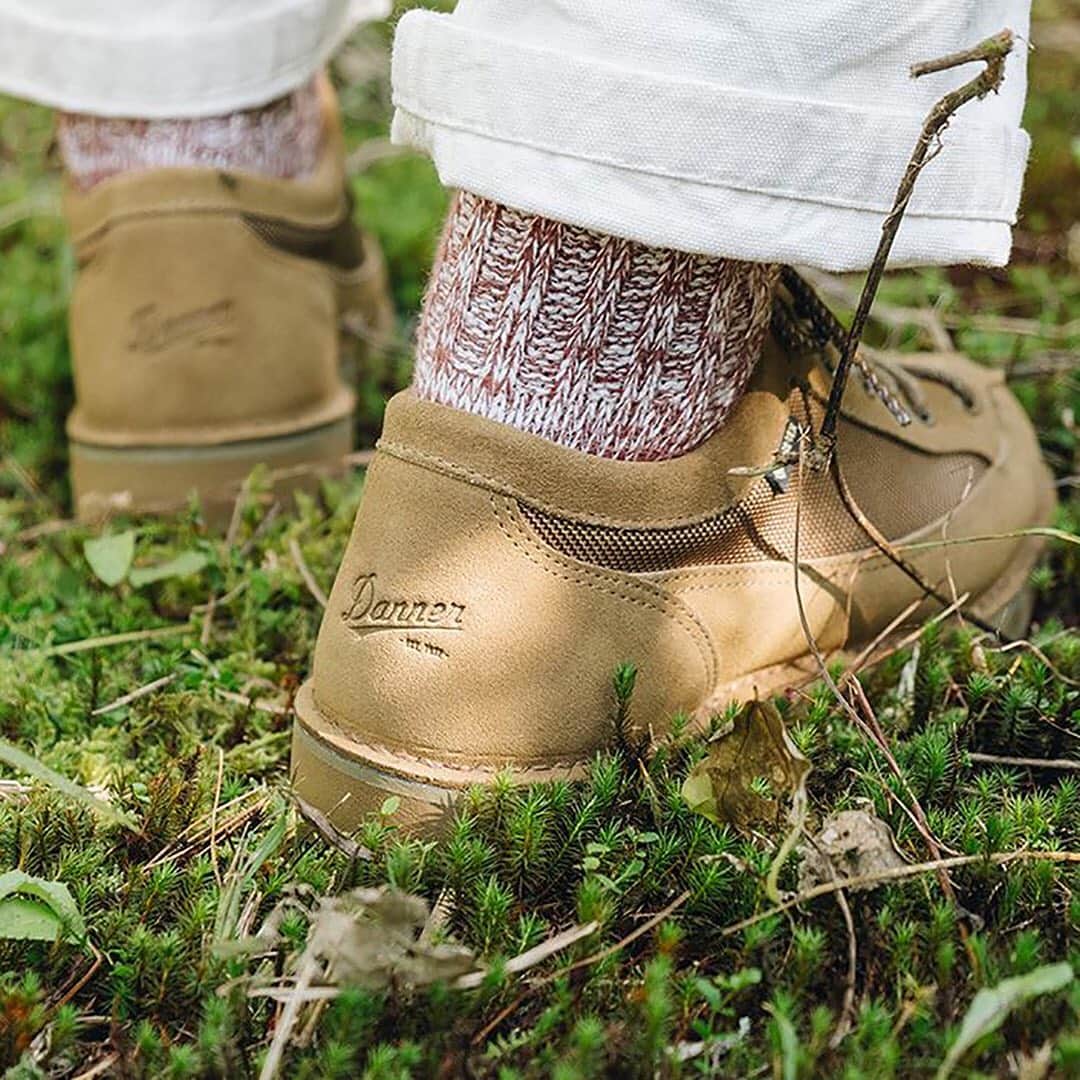HYPEBEASTさんのインスタグラム写真 - (HYPEBEASTInstagram)「@hypebeastkicks: Outdoors labels @snowpeak_official and @dannerboots are back with a two-piece Fall/Winter 2020 release. Centered around Danner’s Trail Field Pro, the silhouette takes on a suede and GORE-TEX construction, completed with an understated tassel finish beneath the laces and subtle chrome eyelets. Rounding out the design is Vibram Megagrip sole which ensures both extra stability and durability. It’s set to be available in beige and black options next month on the Snow Peak webstore.⁠⠀ Photo: Snow Peak/Danner」9月30日 19時31分 - hypebeast
