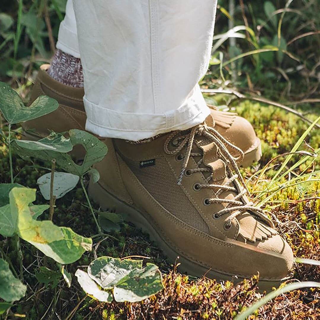 HYPEBEASTさんのインスタグラム写真 - (HYPEBEASTInstagram)「@hypebeastkicks: Outdoors labels @snowpeak_official and @dannerboots are back with a two-piece Fall/Winter 2020 release. Centered around Danner’s Trail Field Pro, the silhouette takes on a suede and GORE-TEX construction, completed with an understated tassel finish beneath the laces and subtle chrome eyelets. Rounding out the design is Vibram Megagrip sole which ensures both extra stability and durability. It’s set to be available in beige and black options next month on the Snow Peak webstore.⁠⠀ Photo: Snow Peak/Danner」9月30日 19時31分 - hypebeast